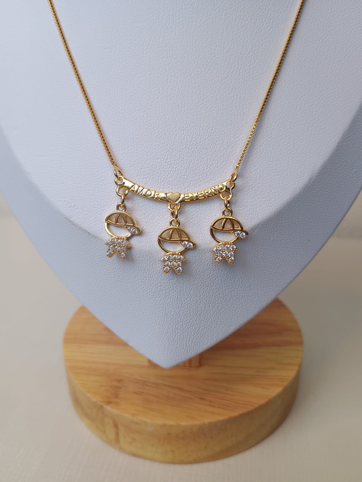 Colar amor eterno três meninos cravejado