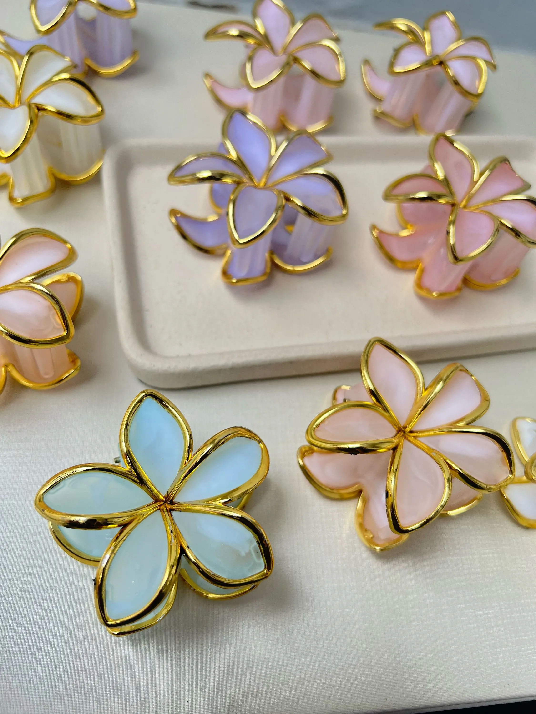 Prendedor para cabelo modelo flor