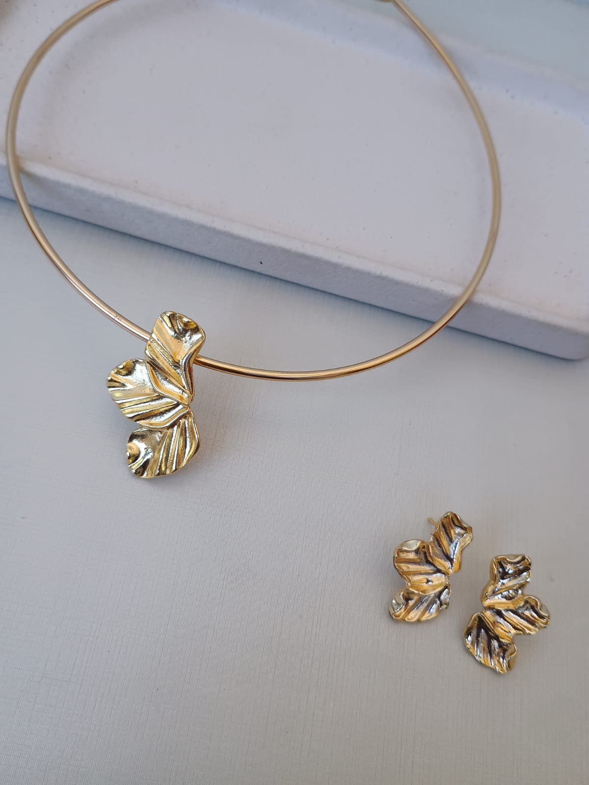 Choker aro de pétala