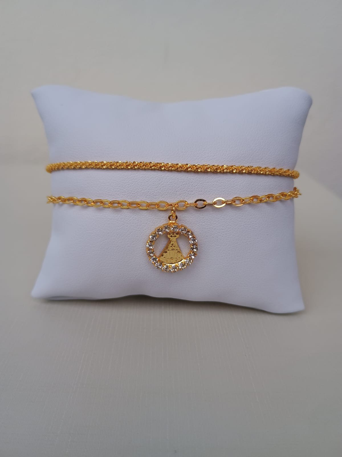 Pulseira dupla com Nossa Senhora Aparecida com zircônias