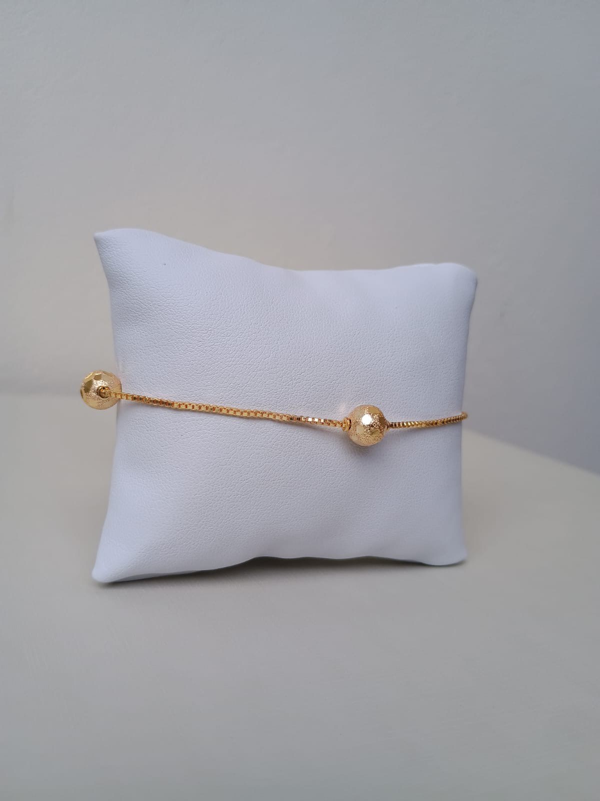 Pulseira com bolinhas