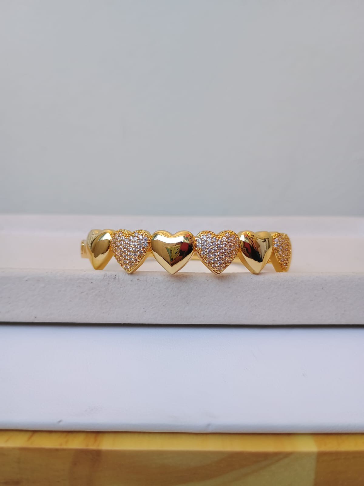 Bracelete de corações cravejado