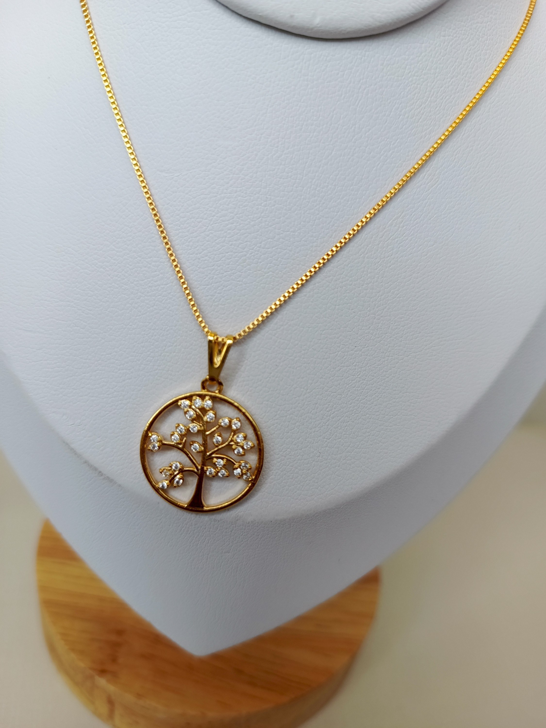 Colar árvore da vida dourada com zircônias
