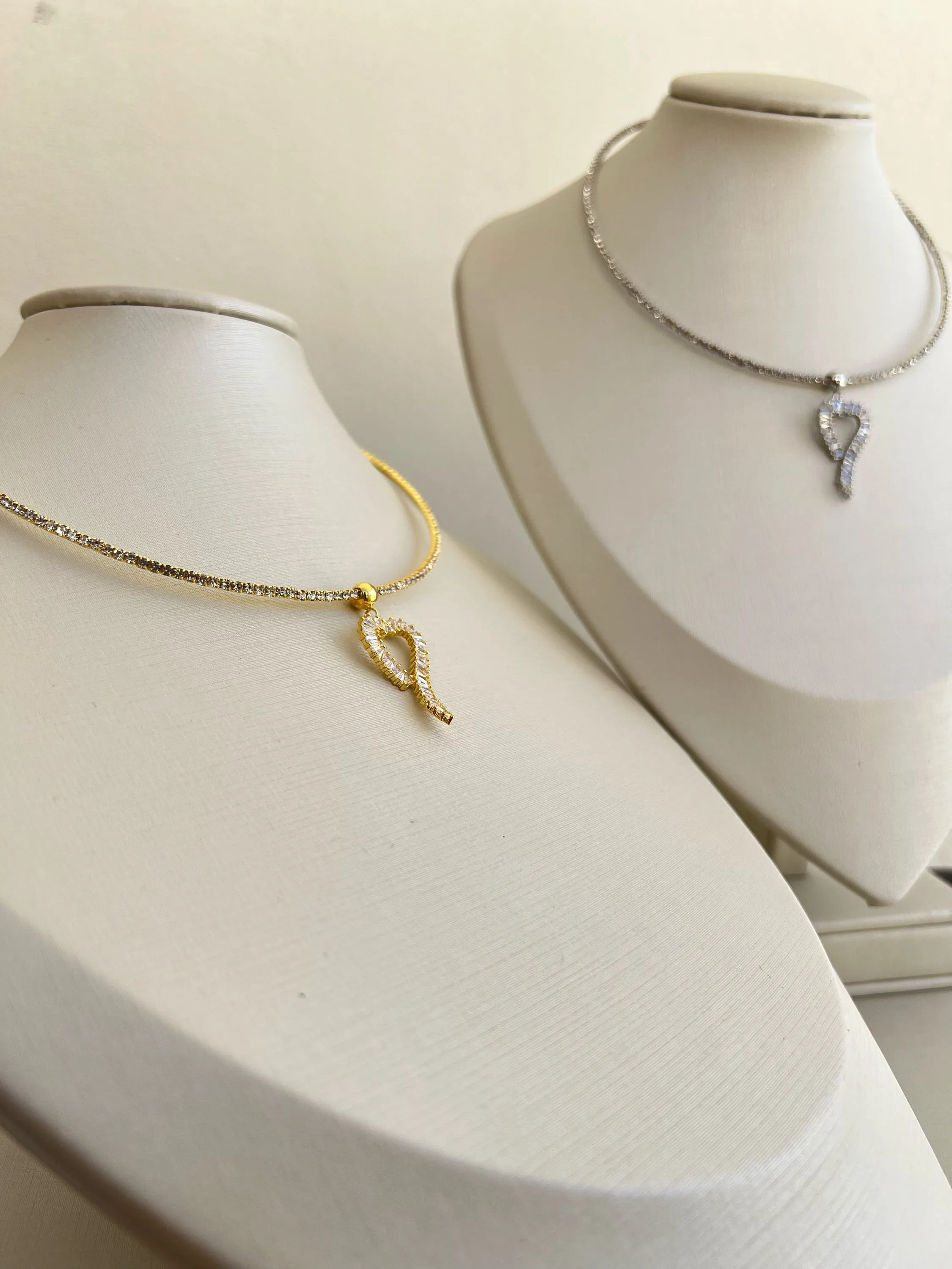 Choker cravejado de strass