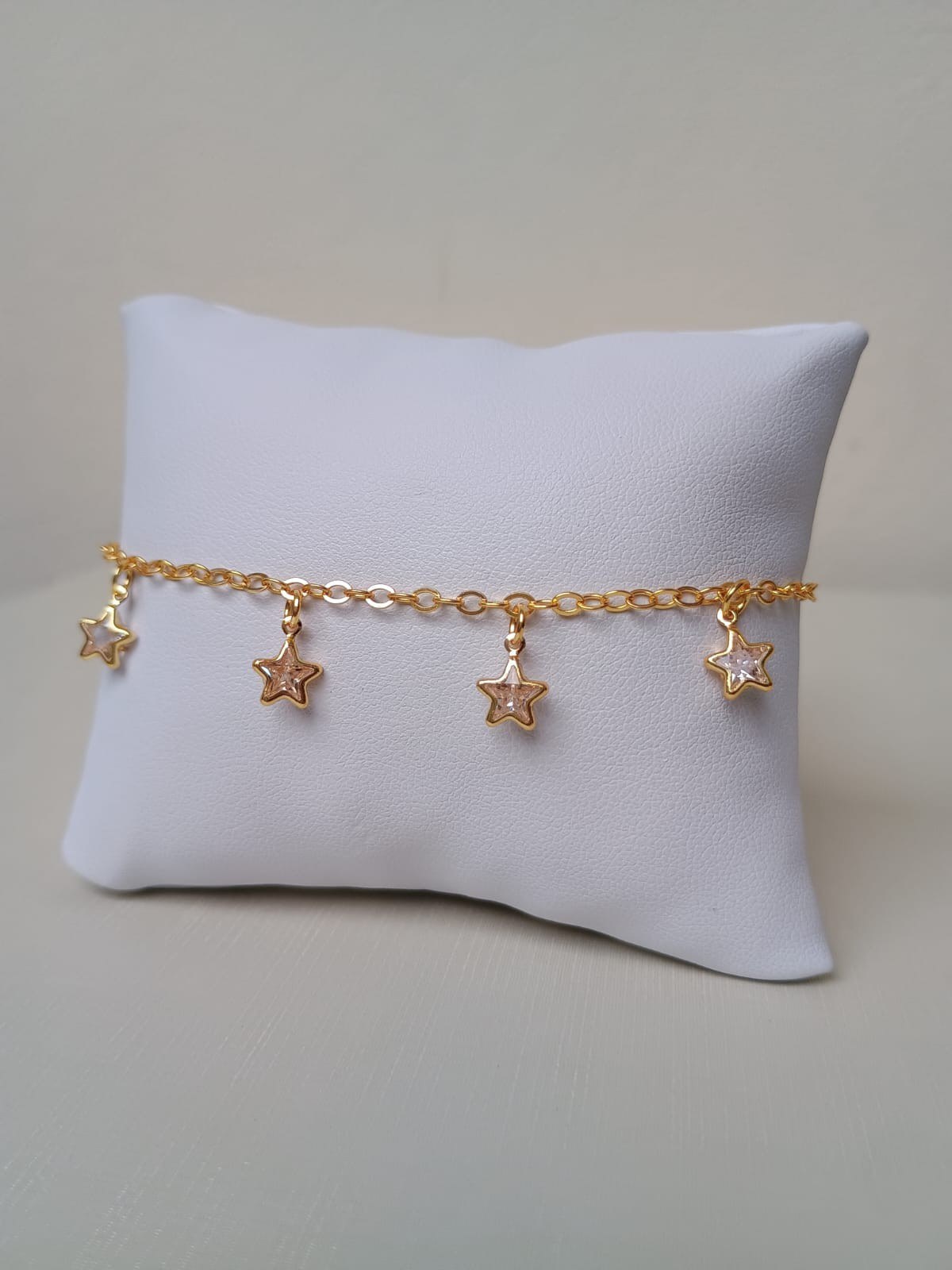 Pulseira com estrelas