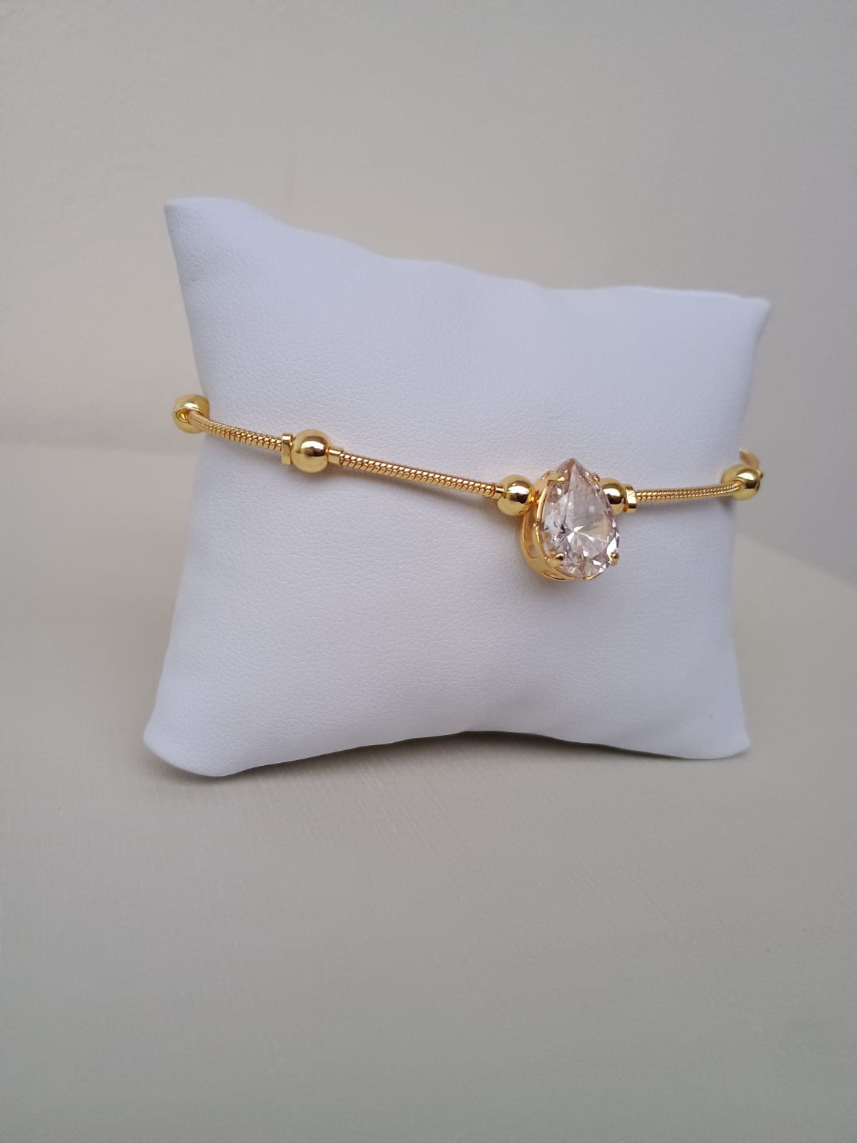 Pulseira com corrente rabo de rato com zircônia em gota