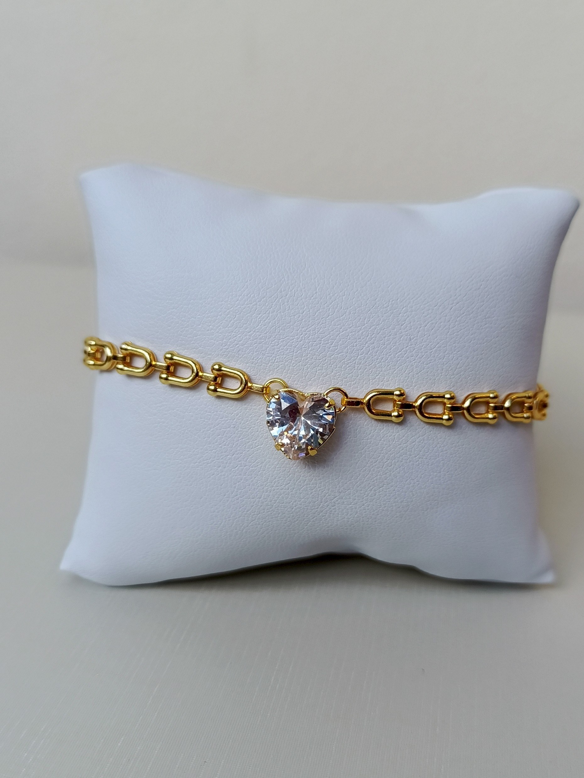 Pulseira com elos e coração de zircônia