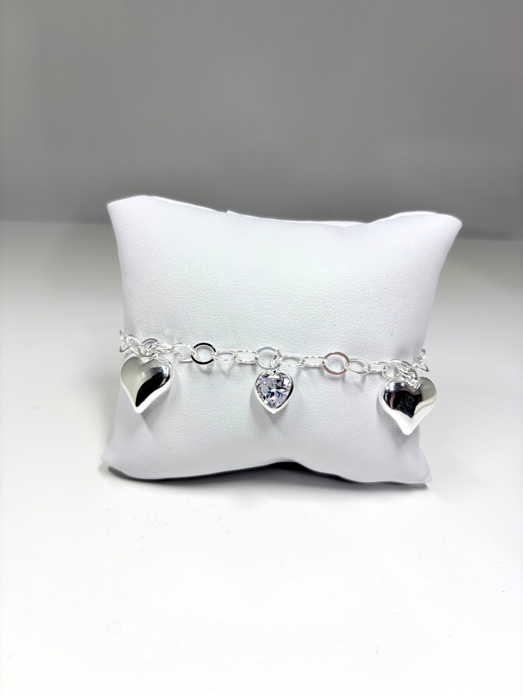 Pulseira com corações