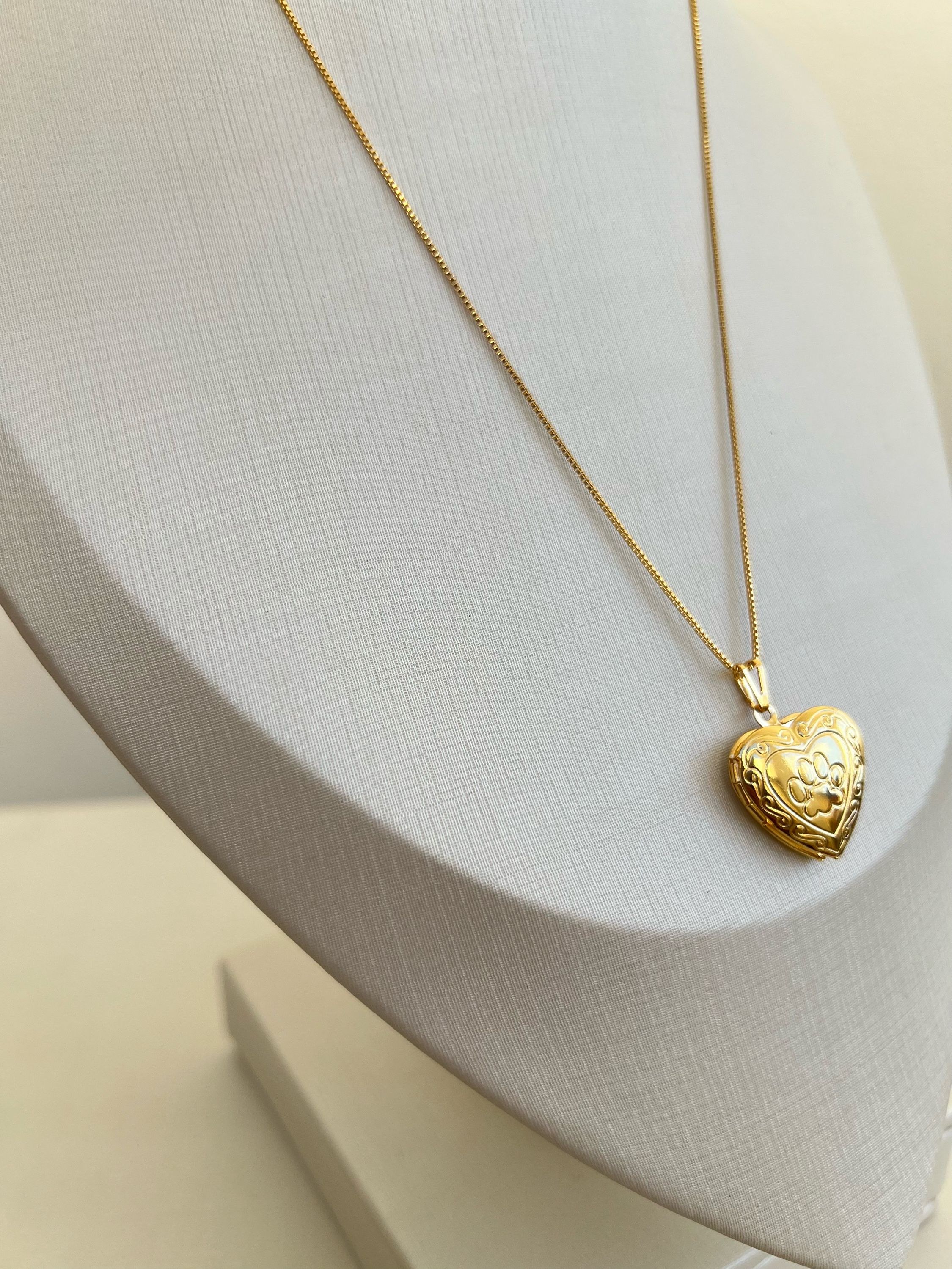 Colar pingente relicário