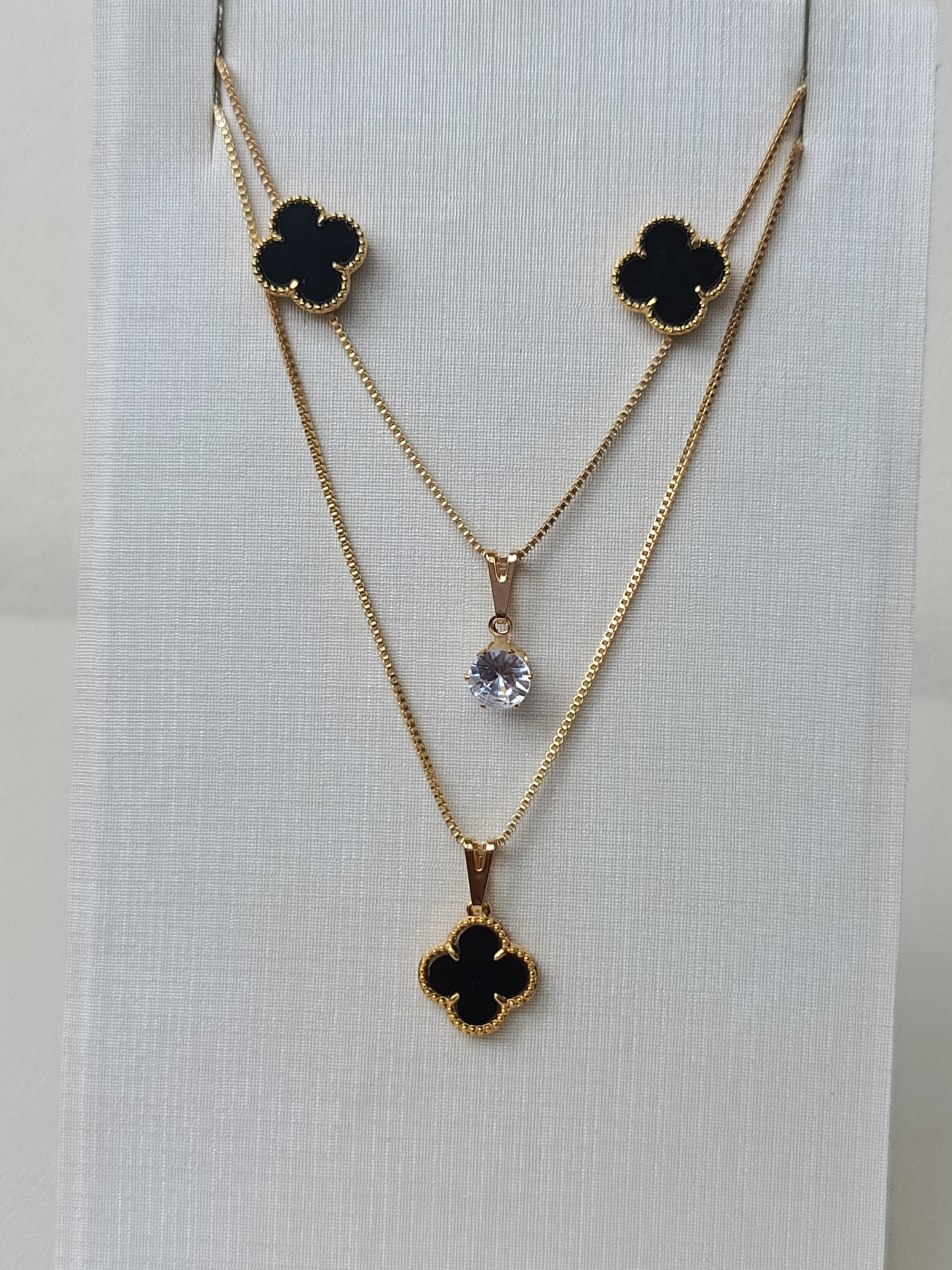 Conjunto de trevo e ponto de luz