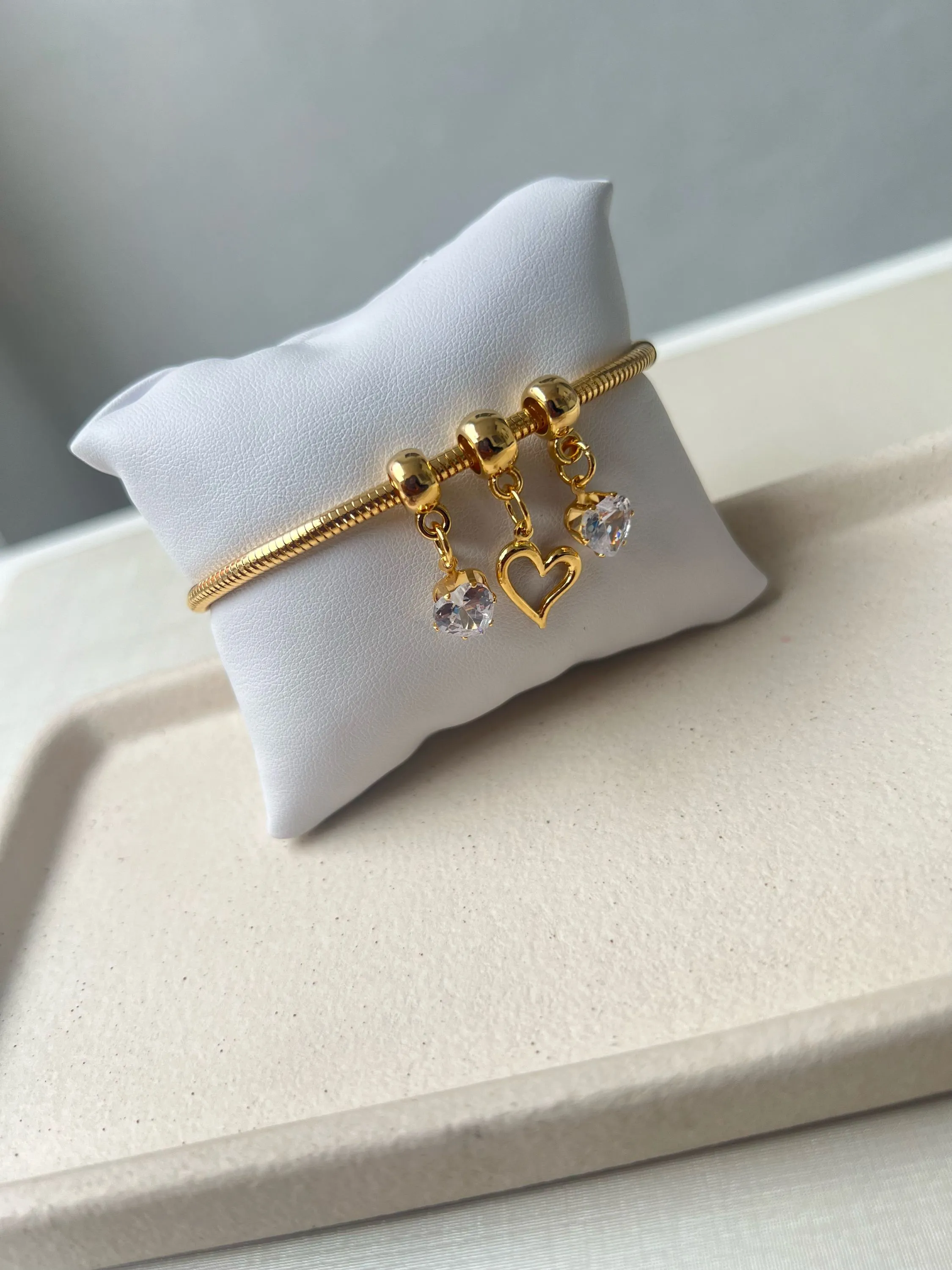 Pulseira pingentes corações