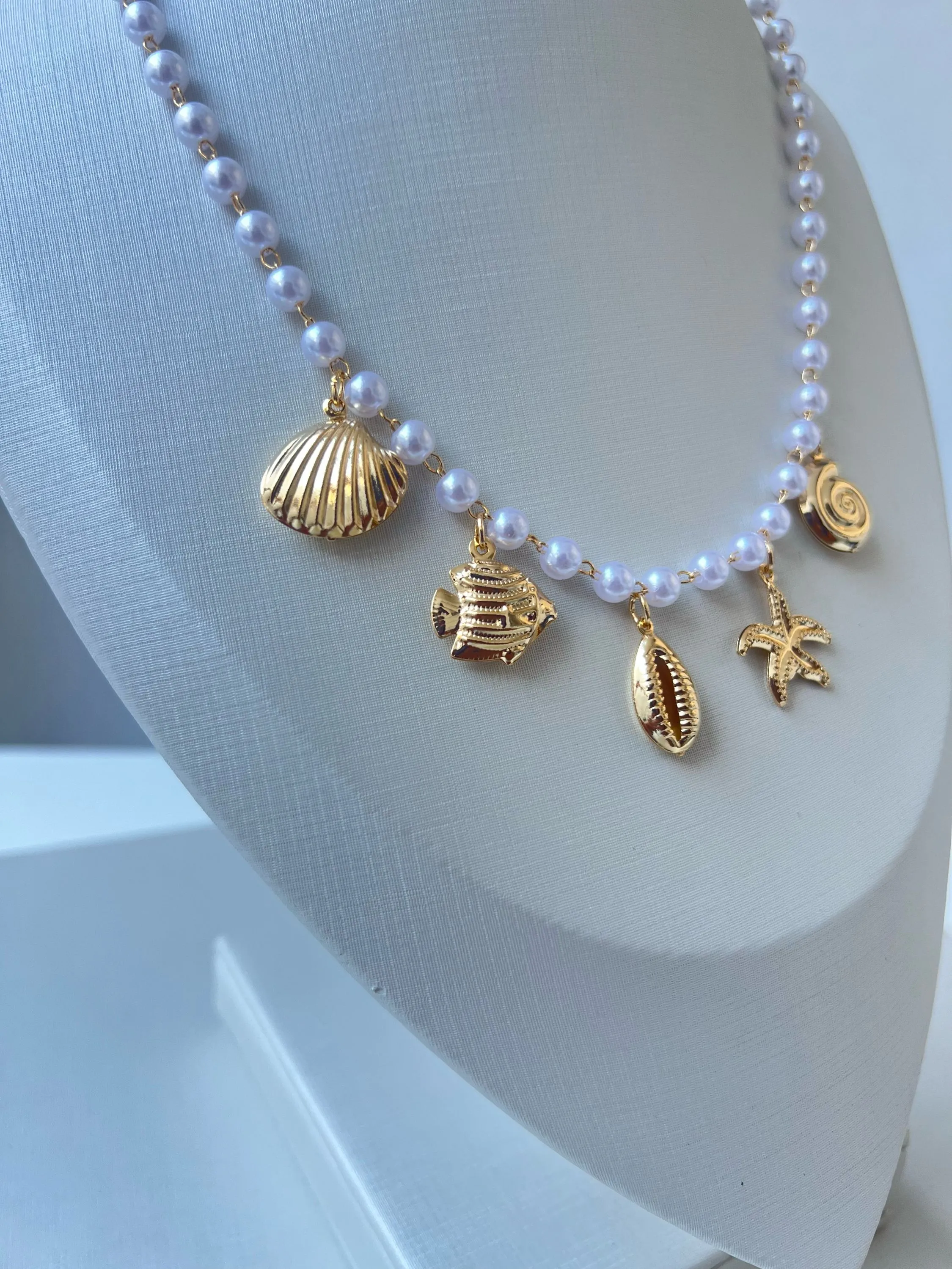 Colar em pérolas pingentes moda praia