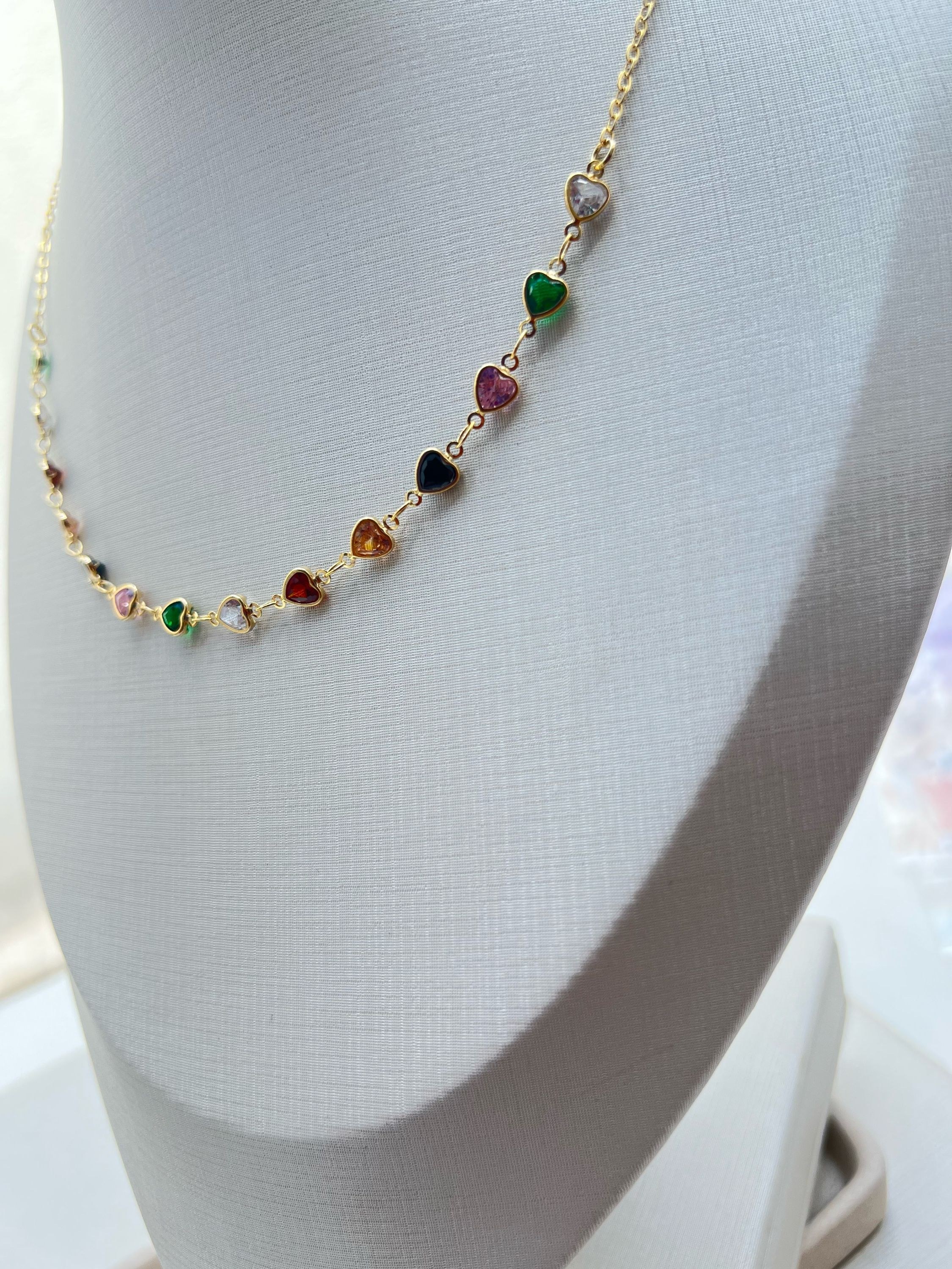 Choker corações em strass