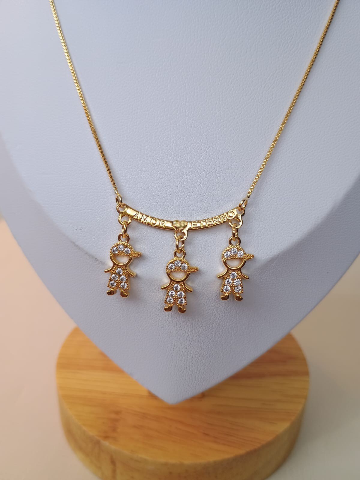 Colar amor eterno três meninos