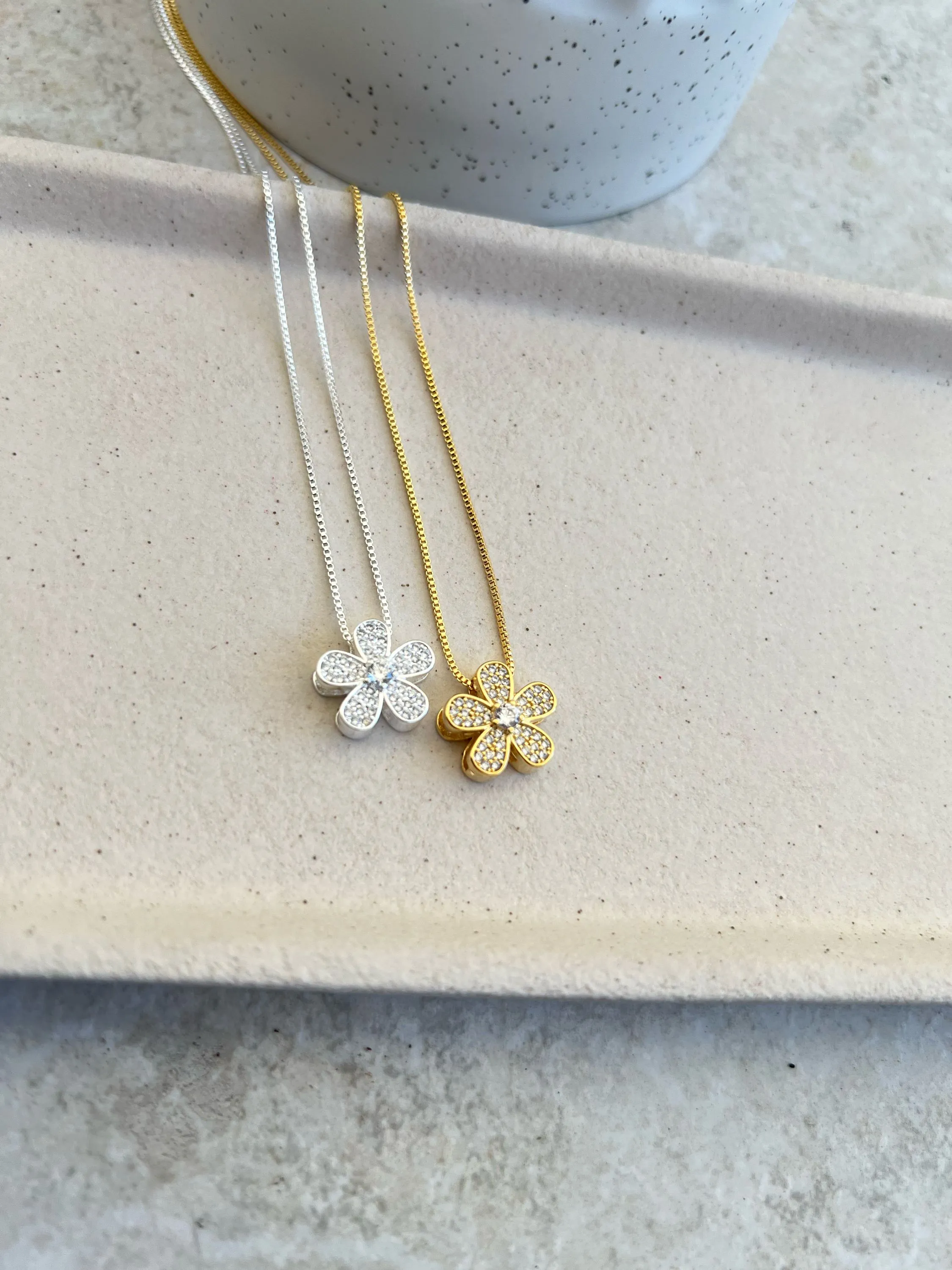 Colar pingente flor