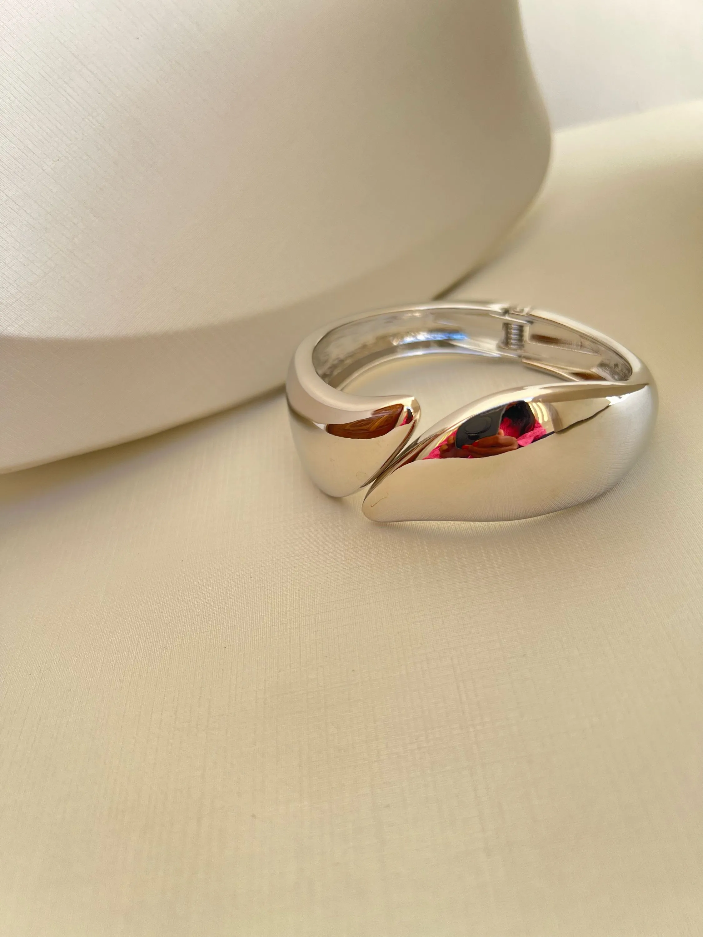 Bracelete modelo folha lisa