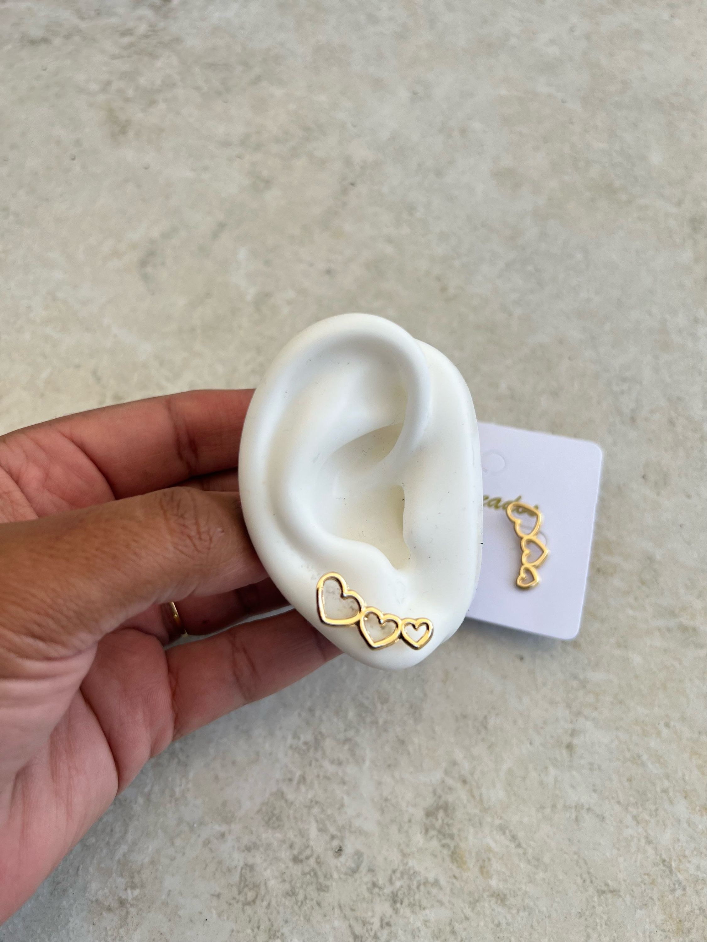 Brinco ercaf coração vazado