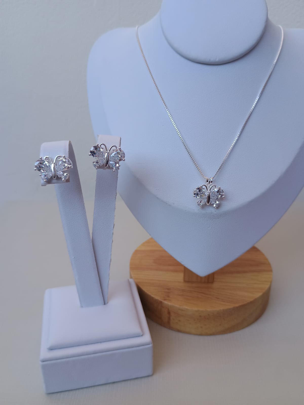 Conjunto de borboleta de zircônia