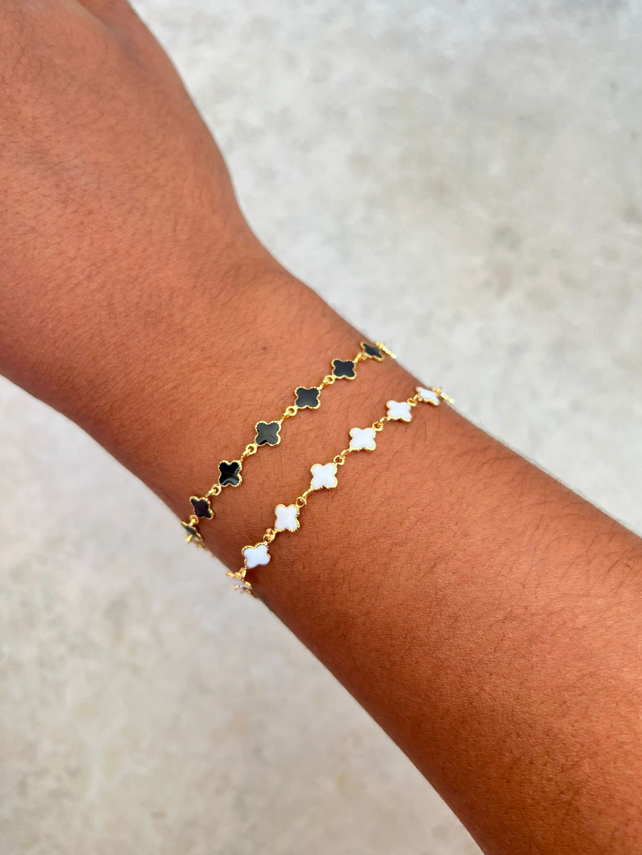 Pulseira modelo trevo