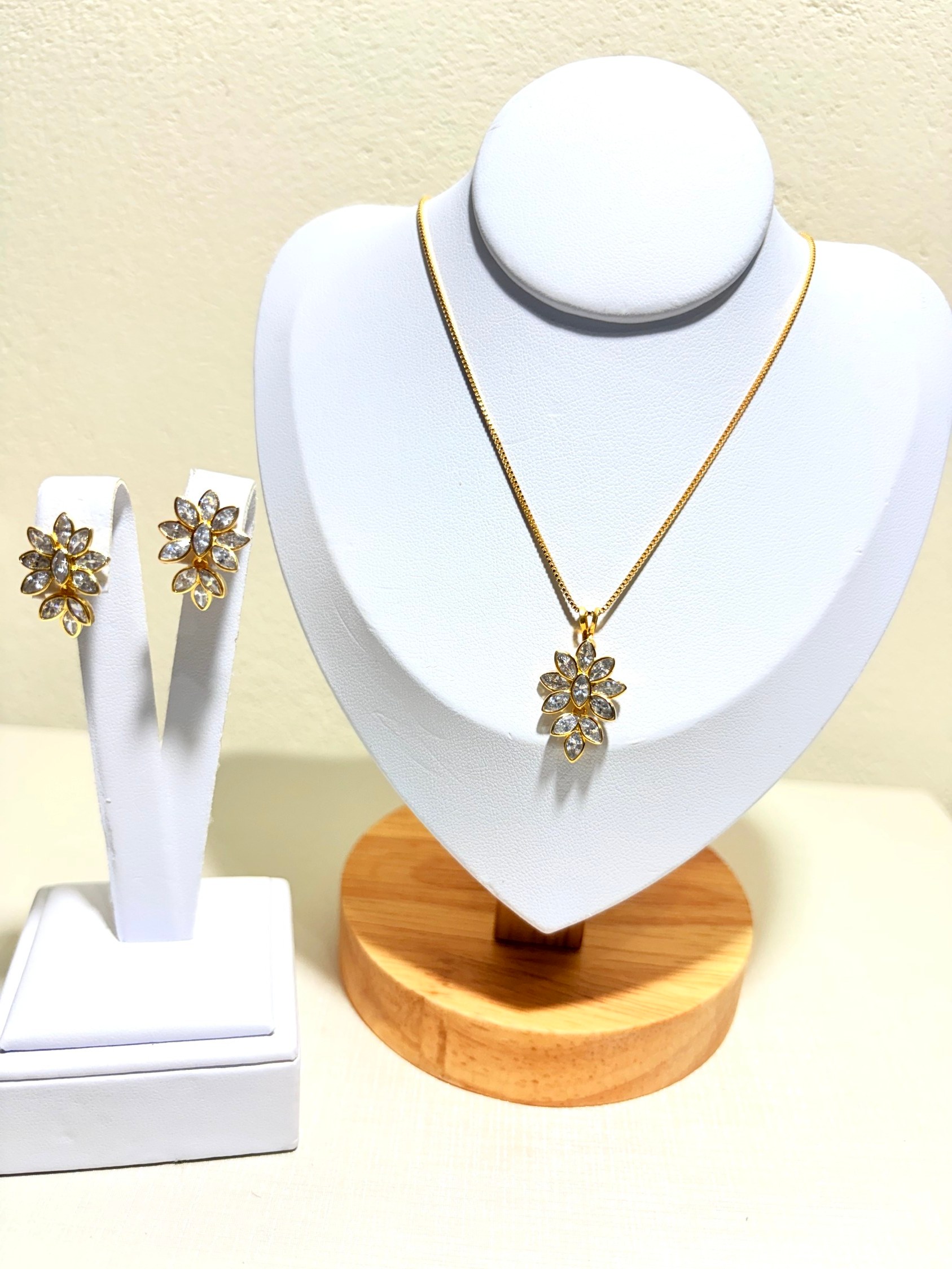 Conjunto com zircônias