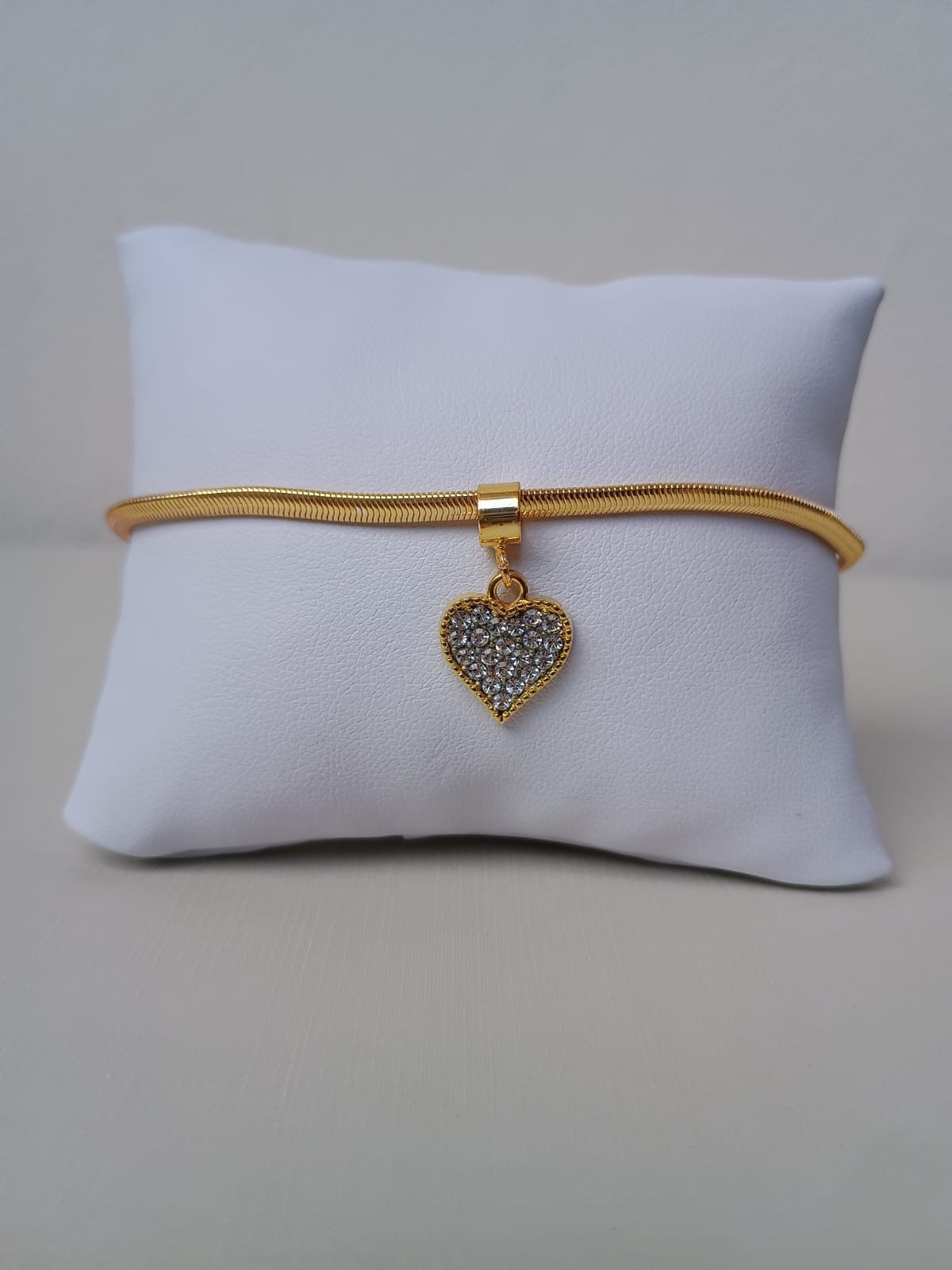 Pulseira com coração cravejado