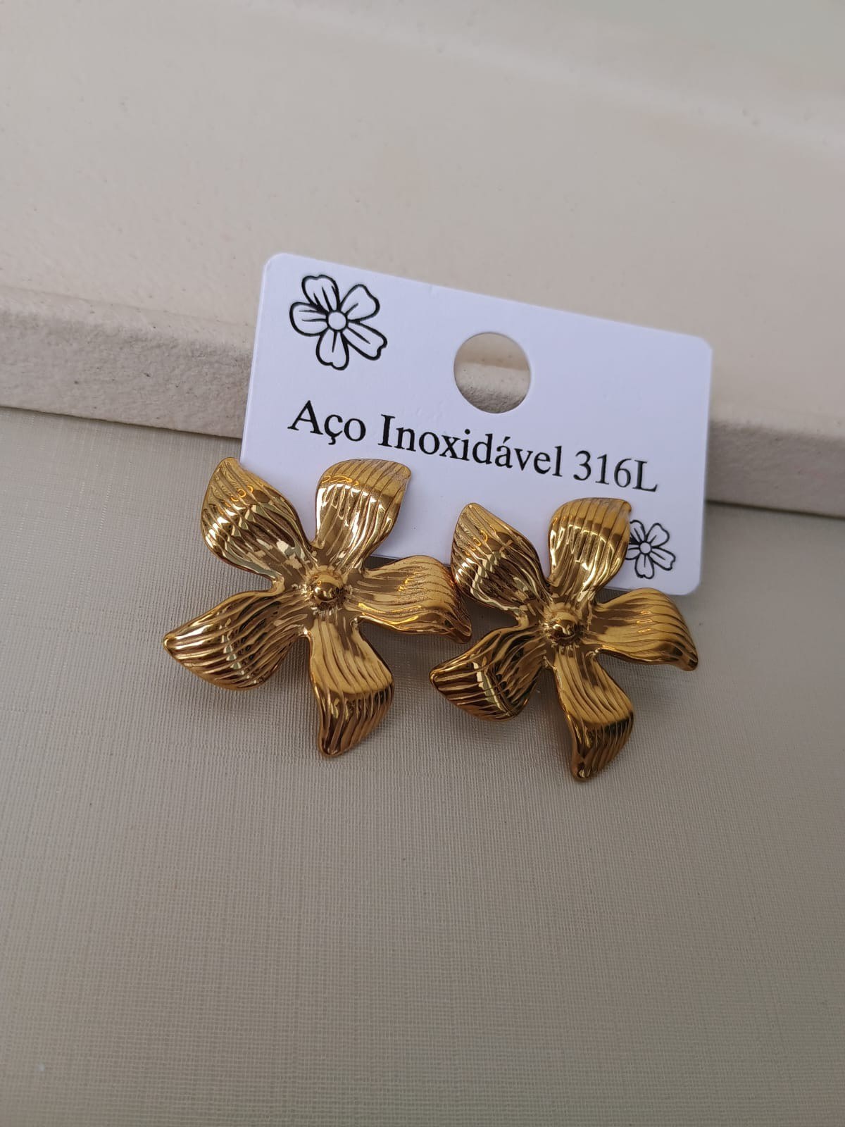 Brinco de flor orgânica