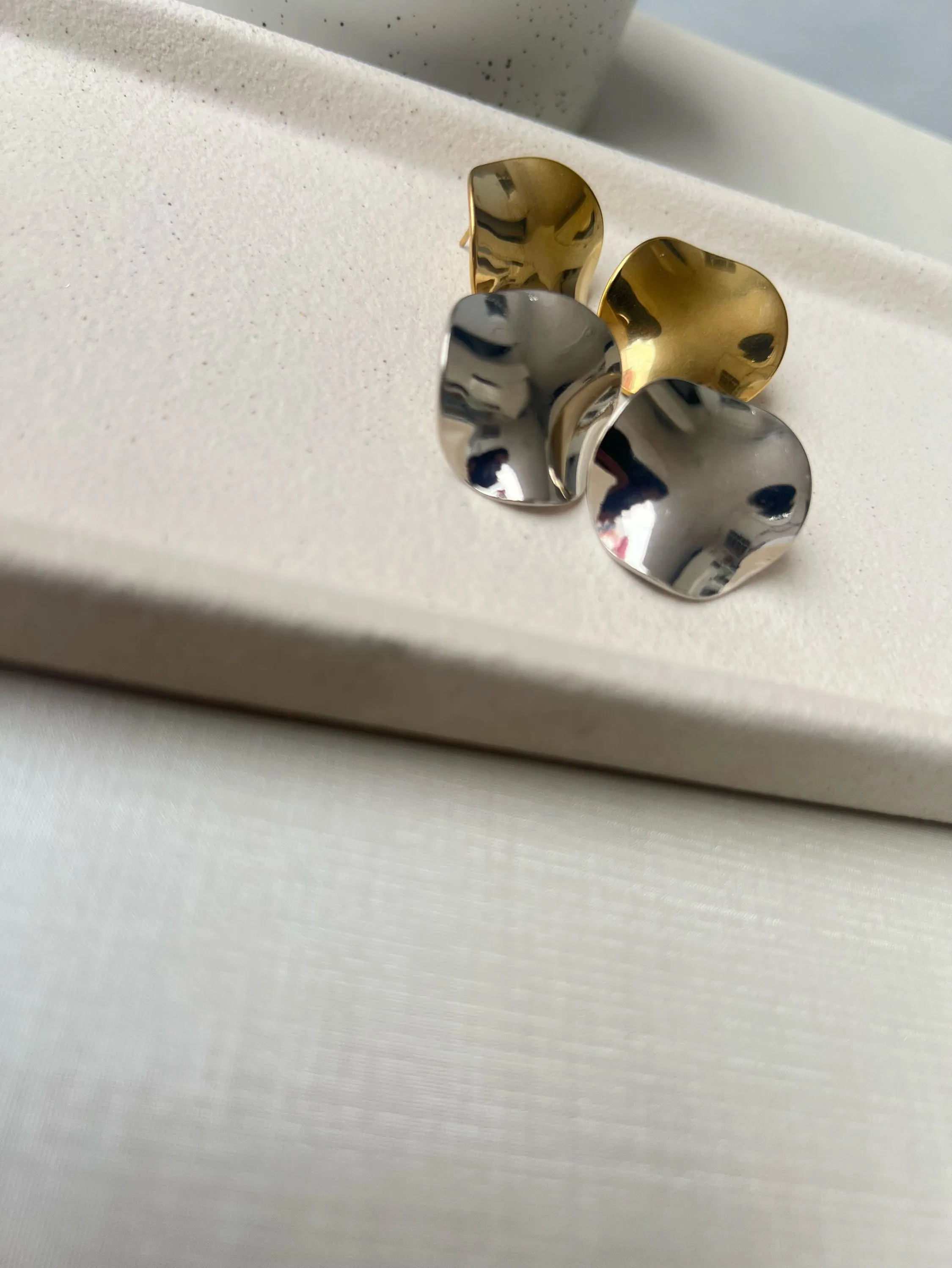 Brinco modelo orgânico fechado AÇO INOXIDÁVEL