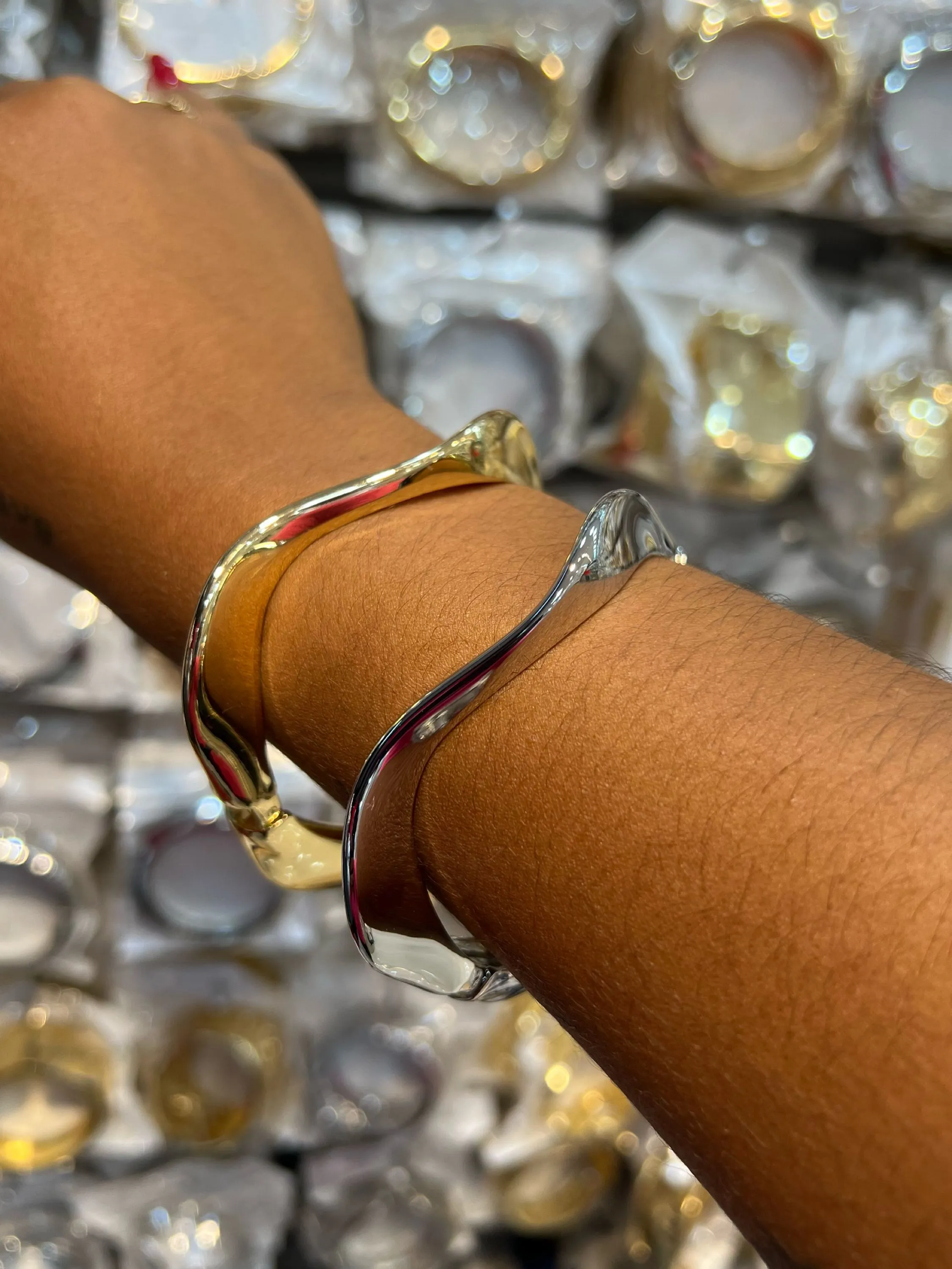 Bracelete modelo orgânico