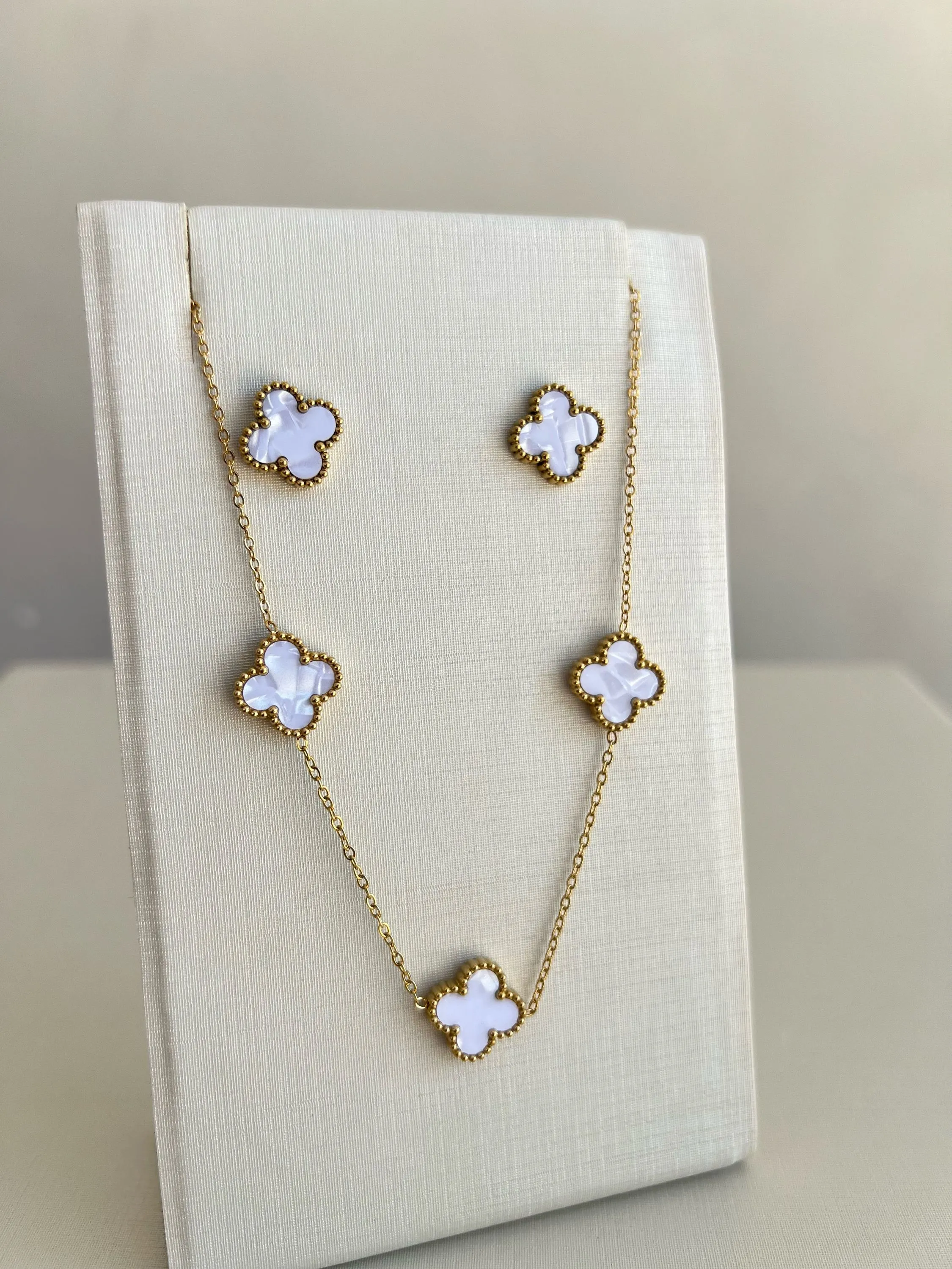 Conjunto modelo trevo