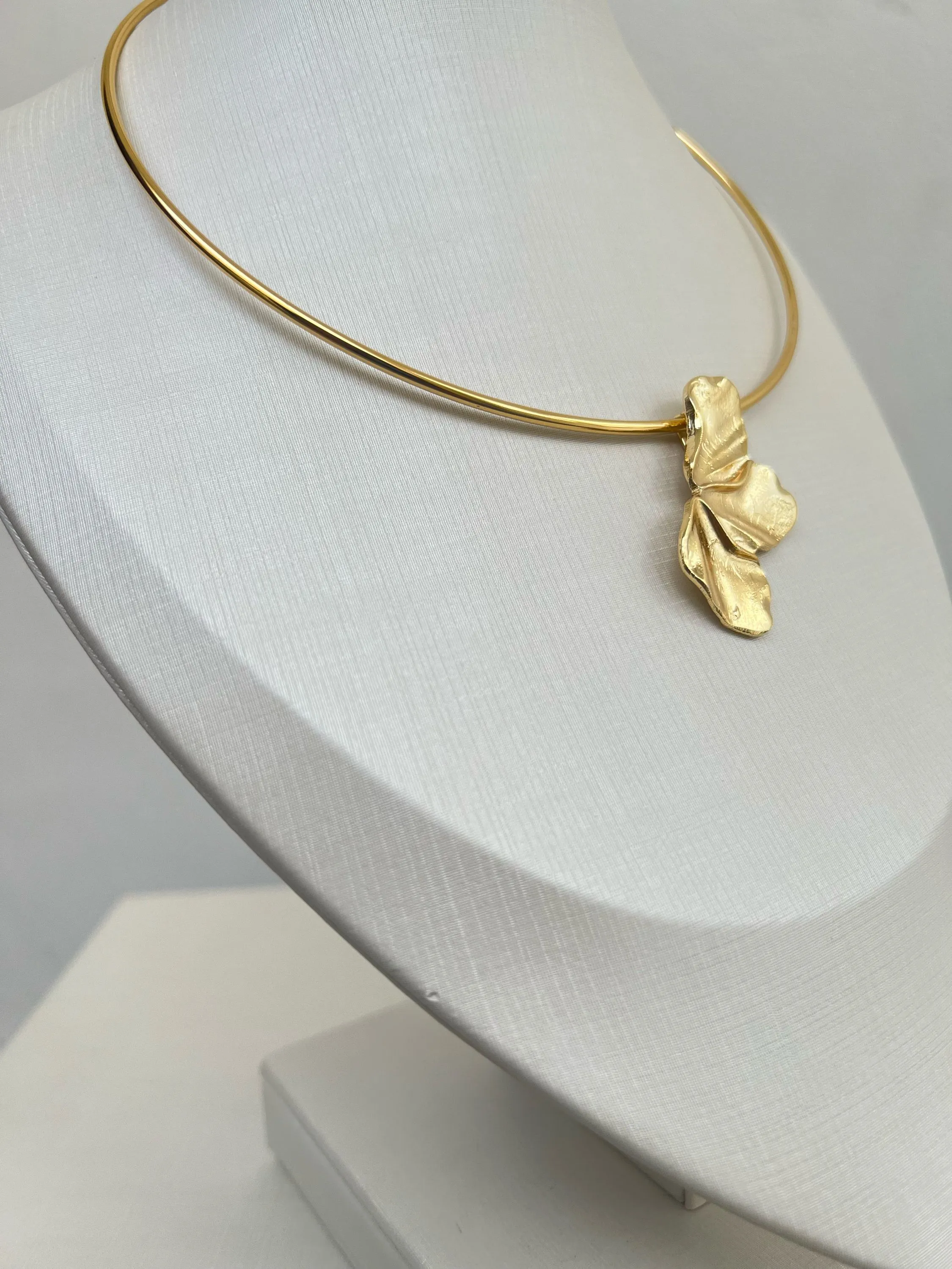 Choker aro pétala