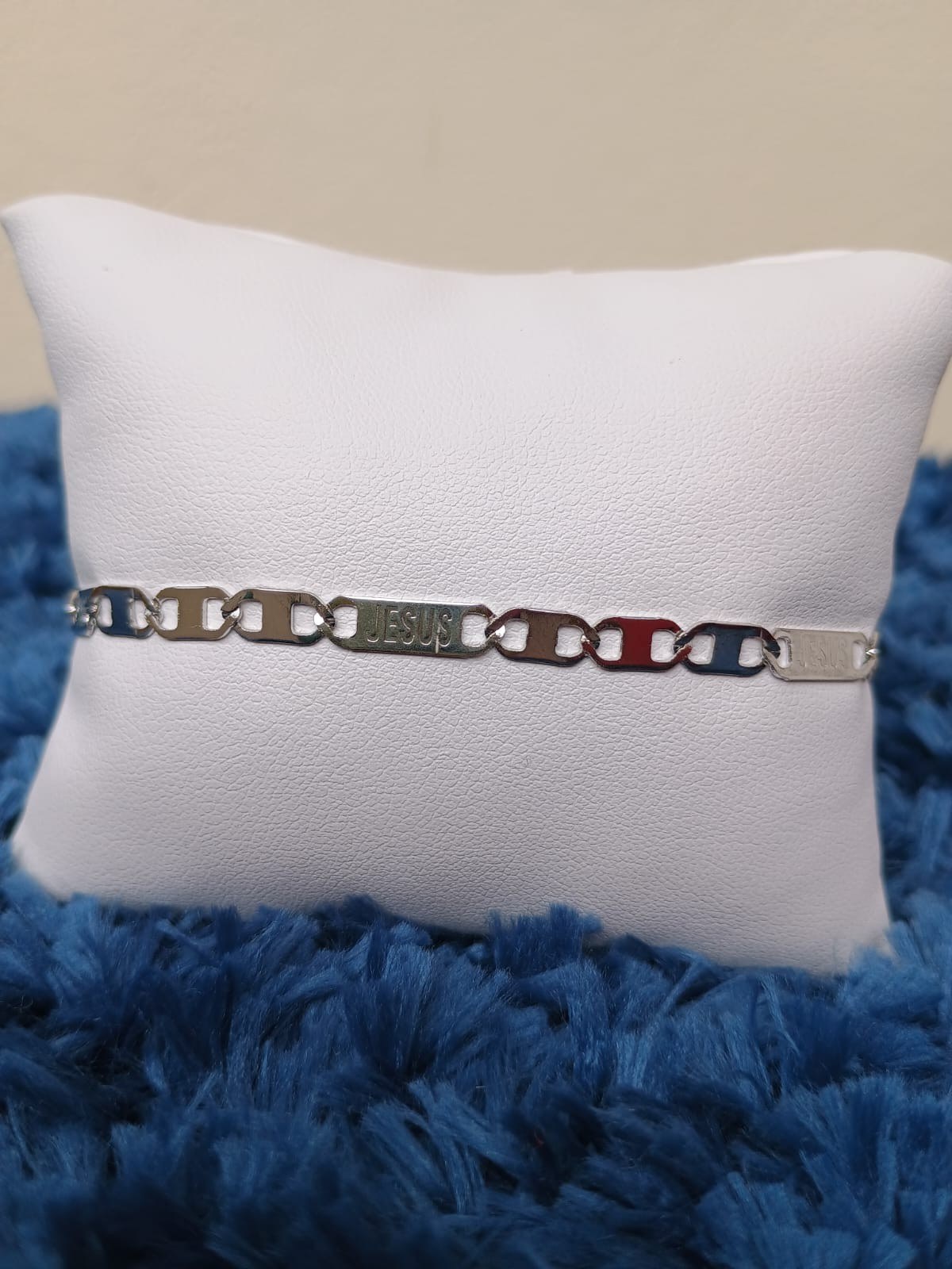 pulseira masculina de elos plana escrito JESUS