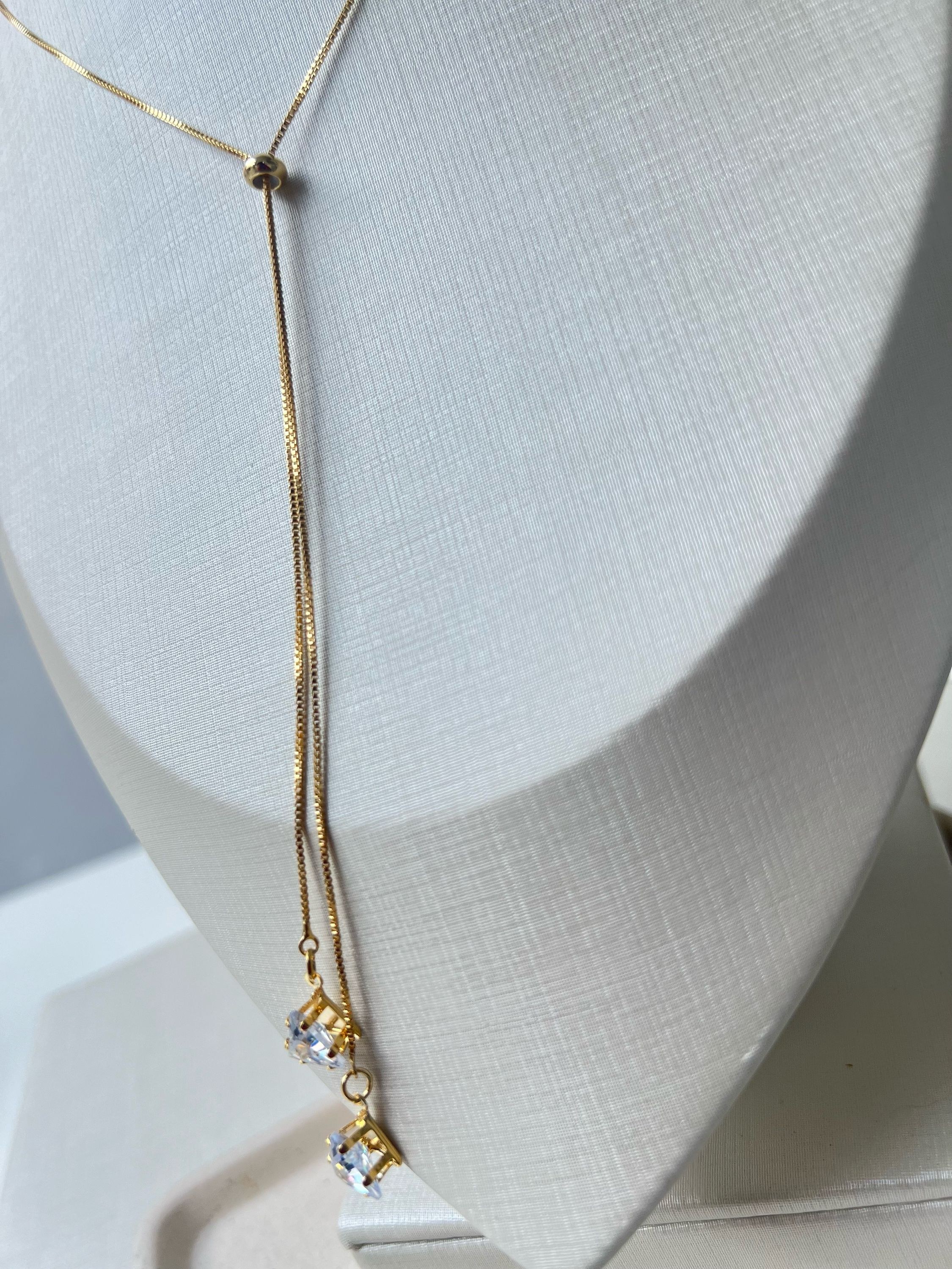 Colar gravatinha pingente ponto de luz