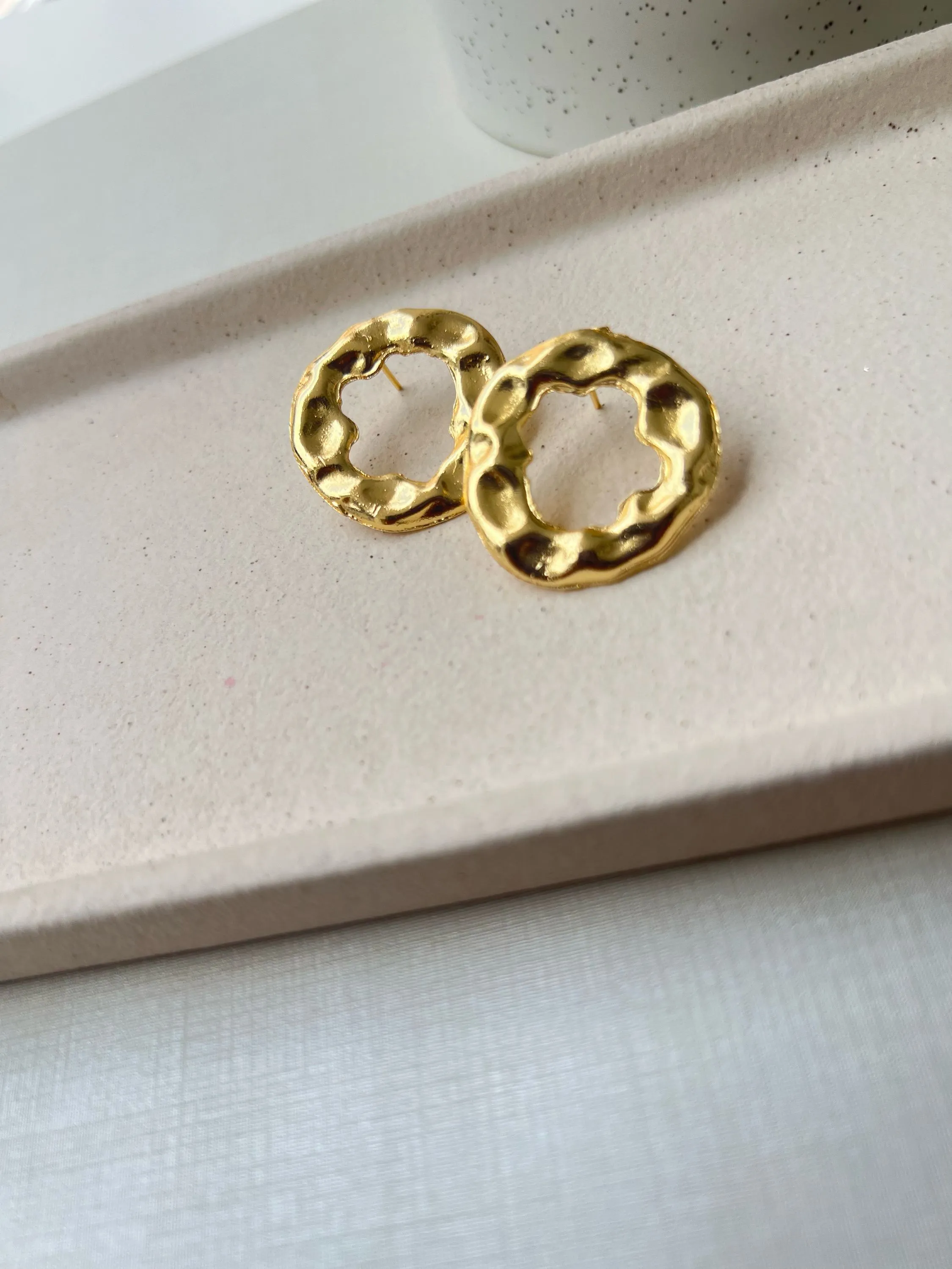 Brinco modelo orgânico