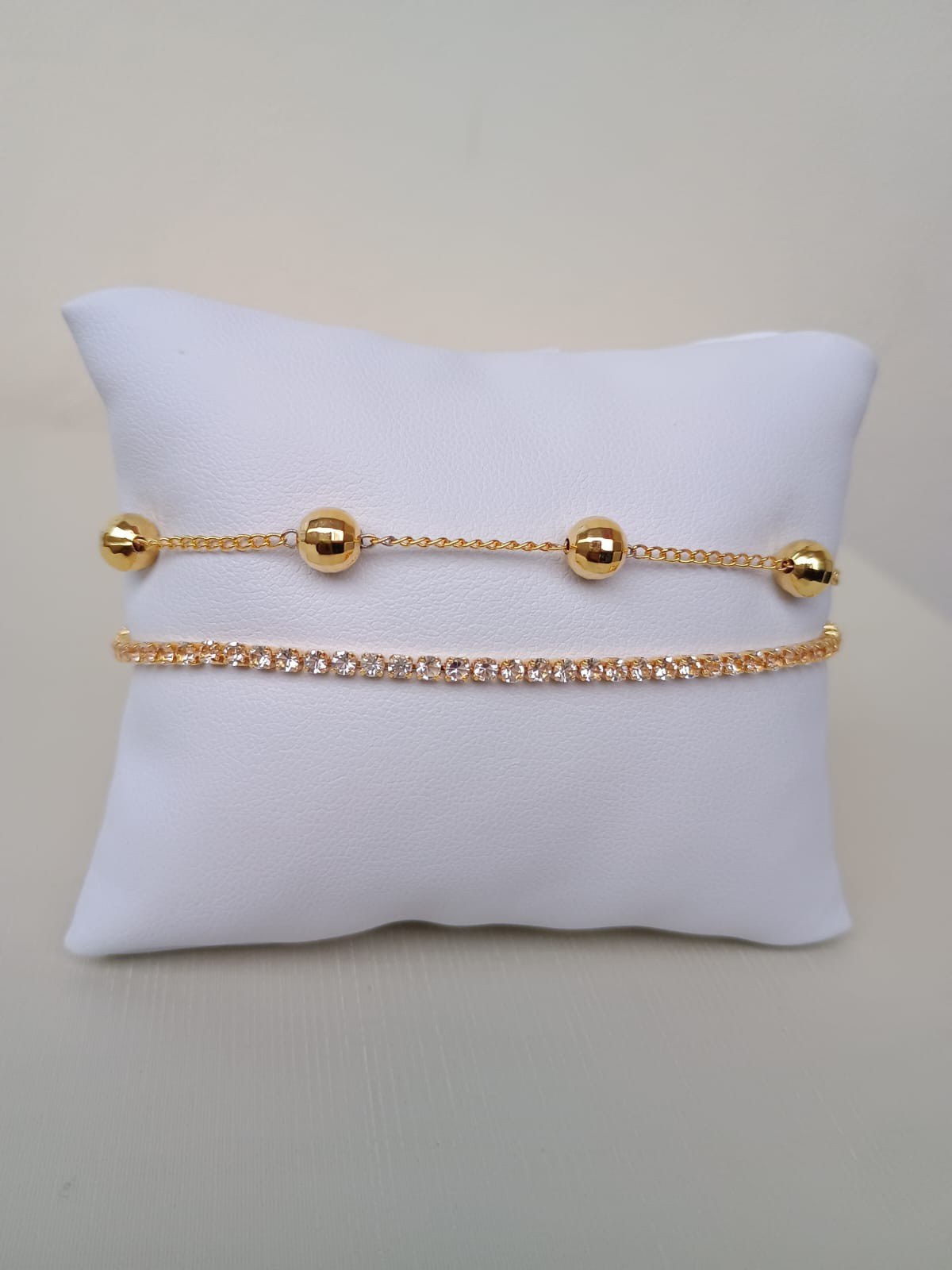 Pulseira dupla com bolinhas e strass