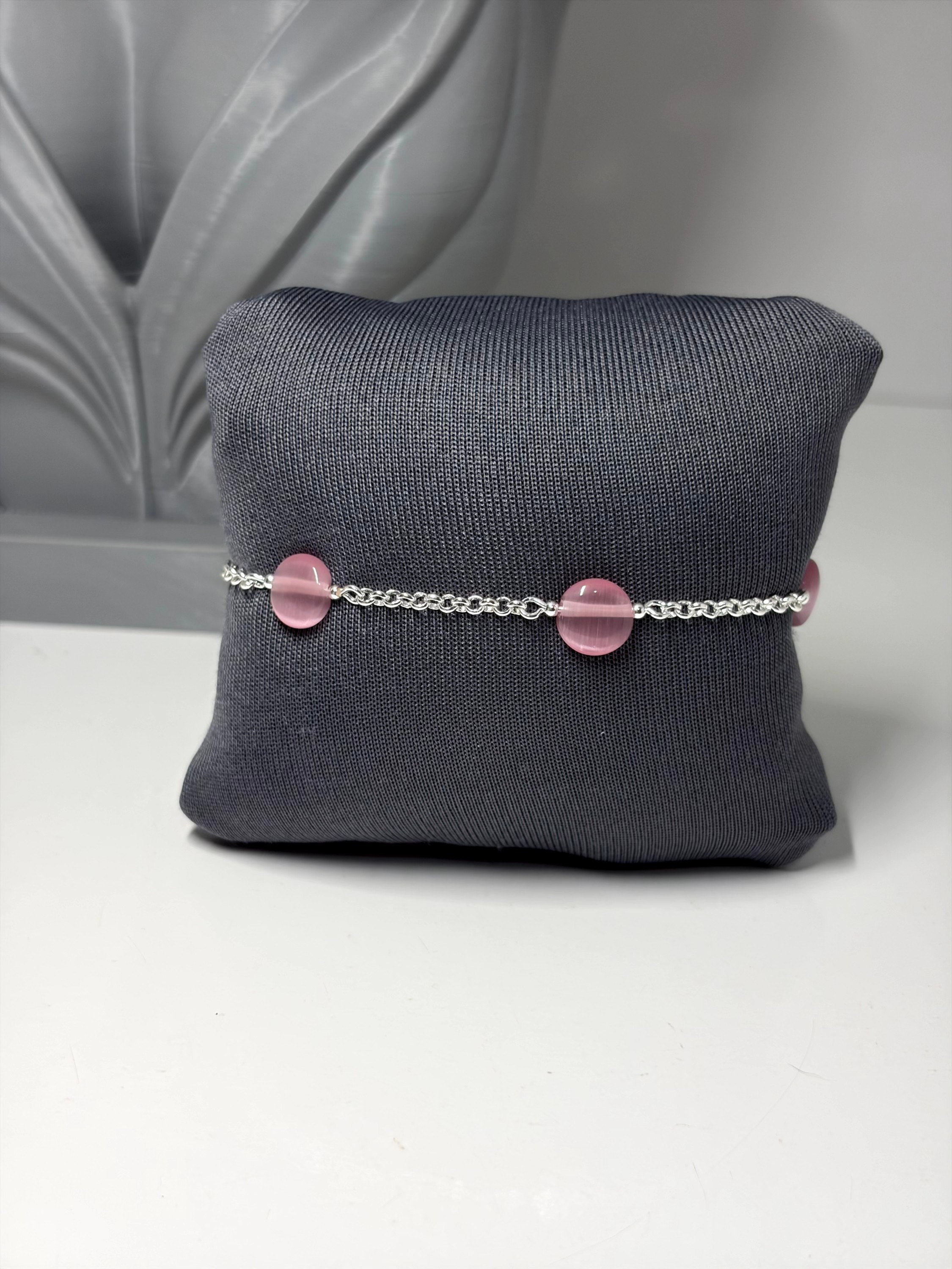 Pulseira com pedras rosa