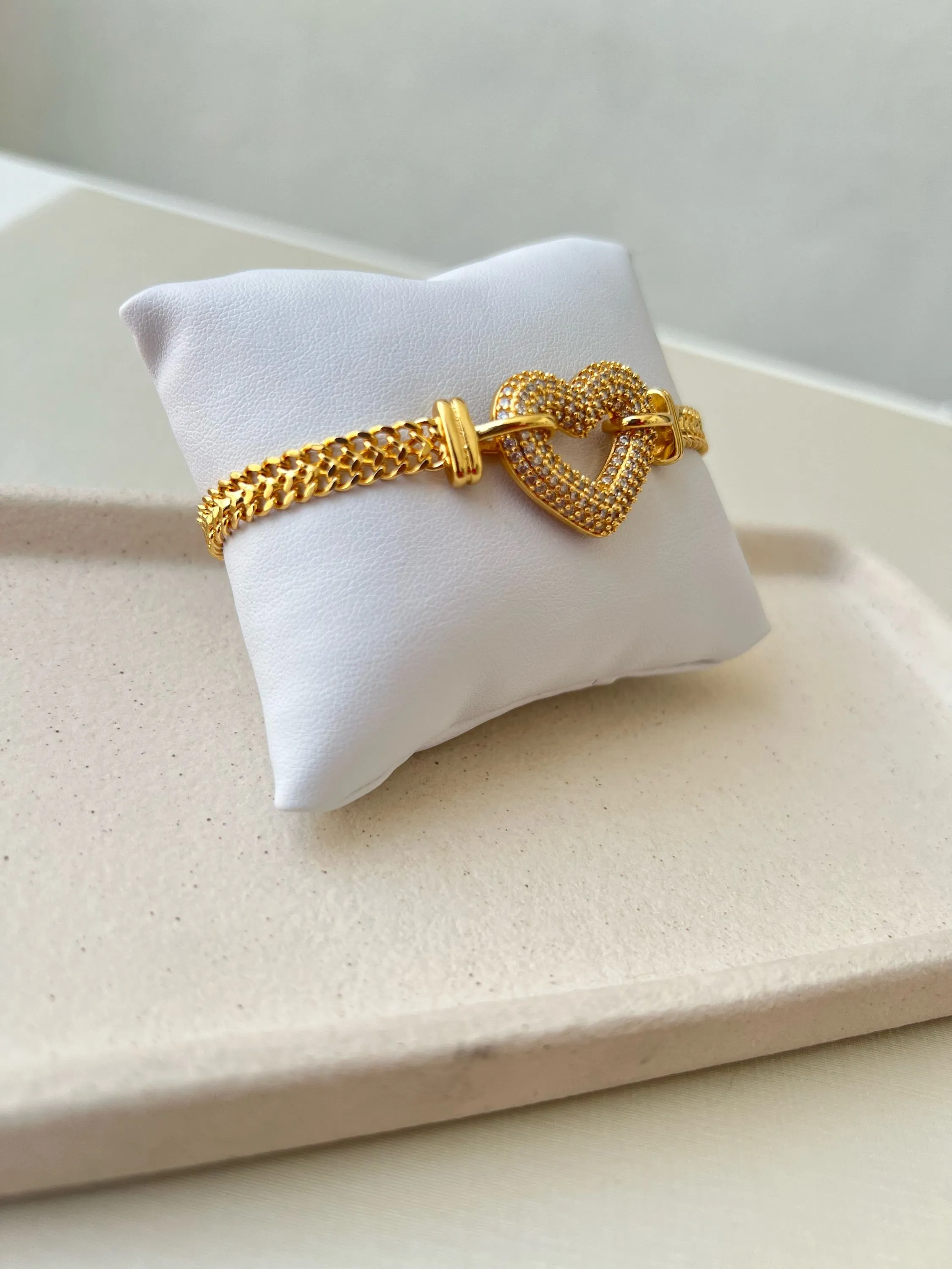 Pulseira pingente cravejado de strass LINHA PREMIUM