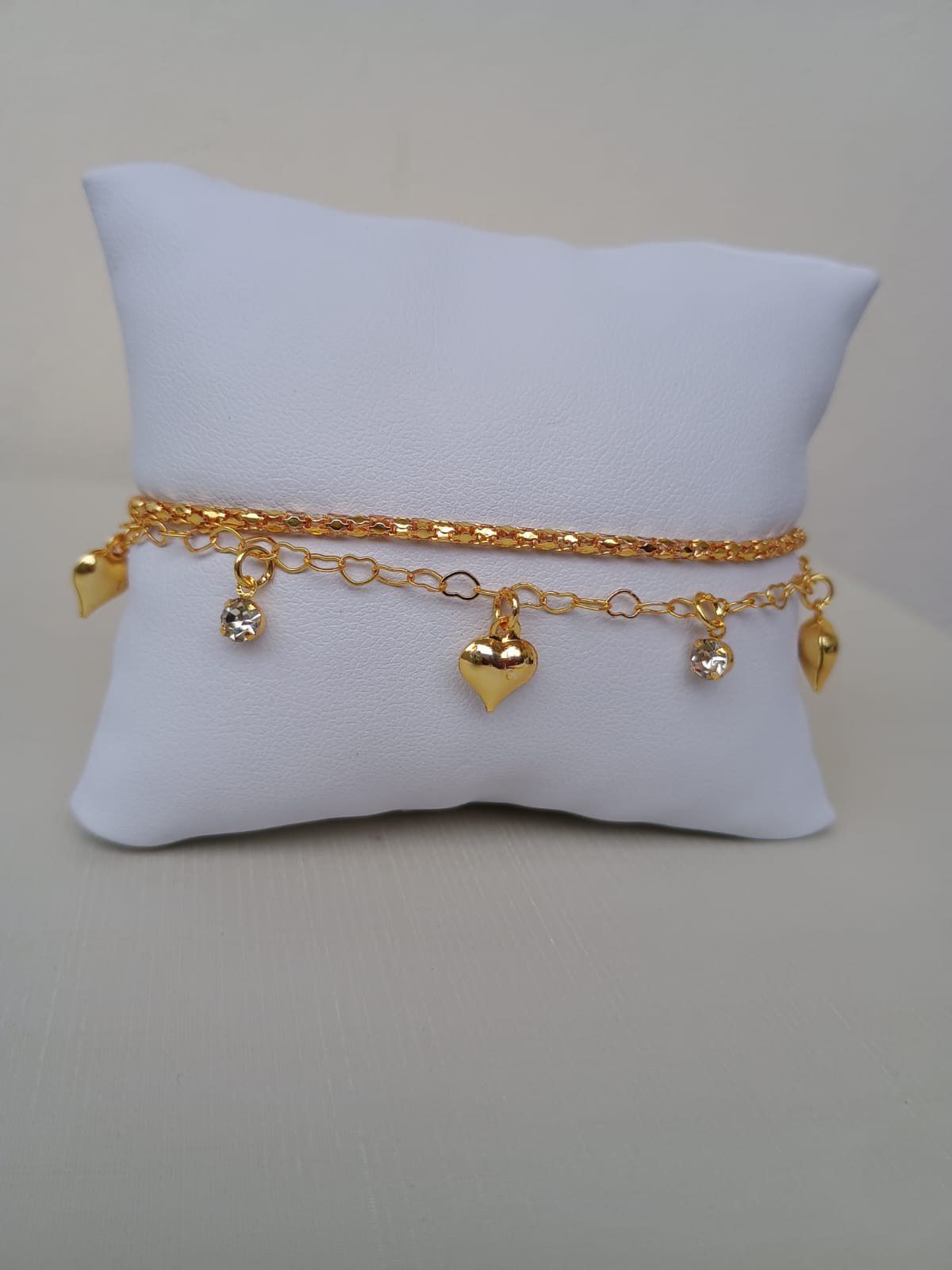 Pulseira dupla com corações e strass