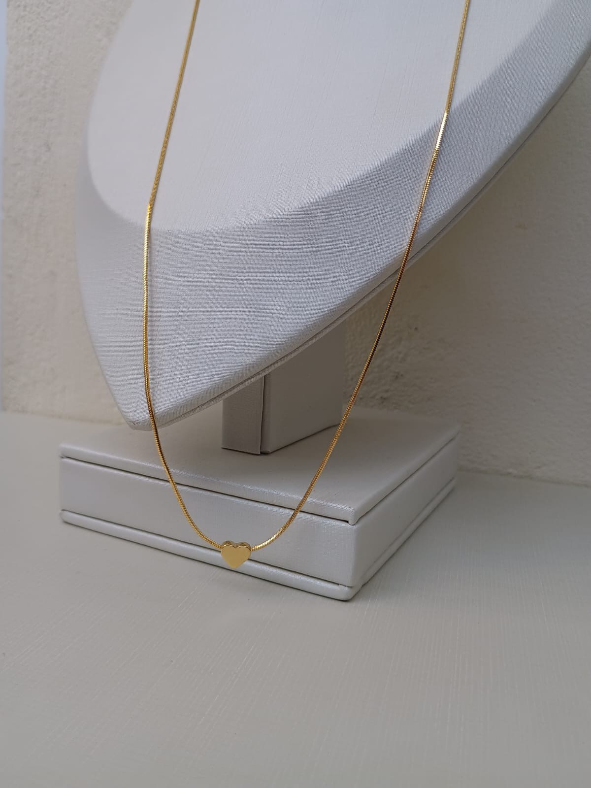 Colar longuinho com pingente de coração