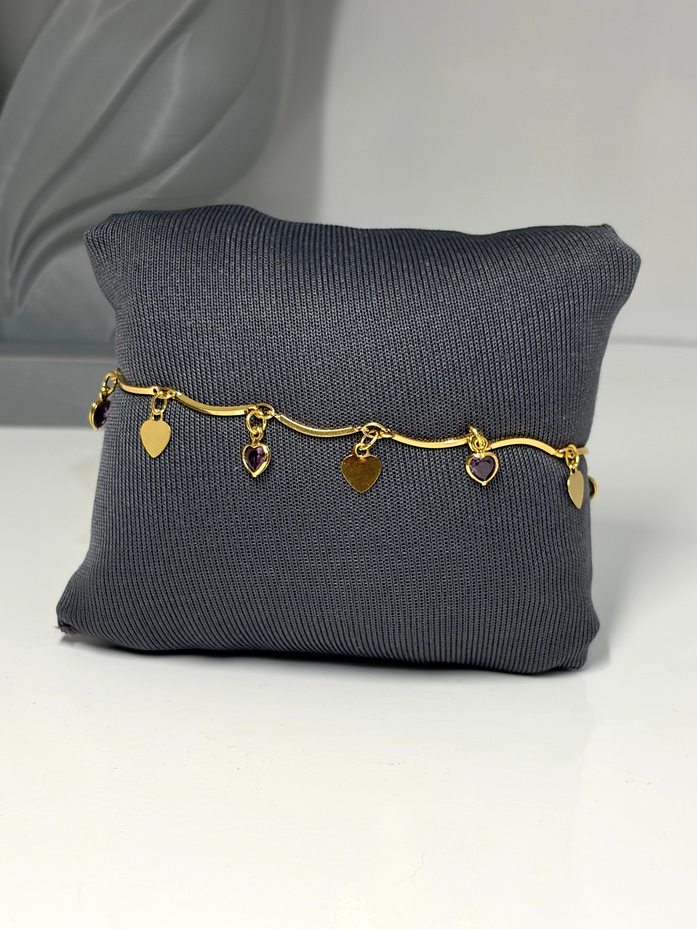 Pulseira de corações delicada