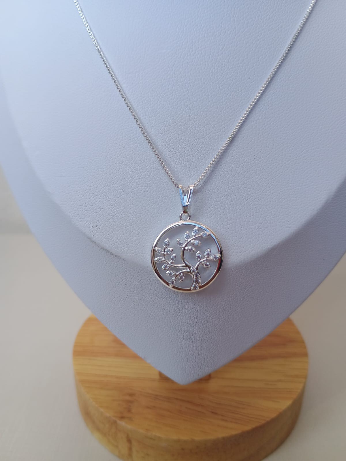 Colar com pingente redondo da árvore da vida