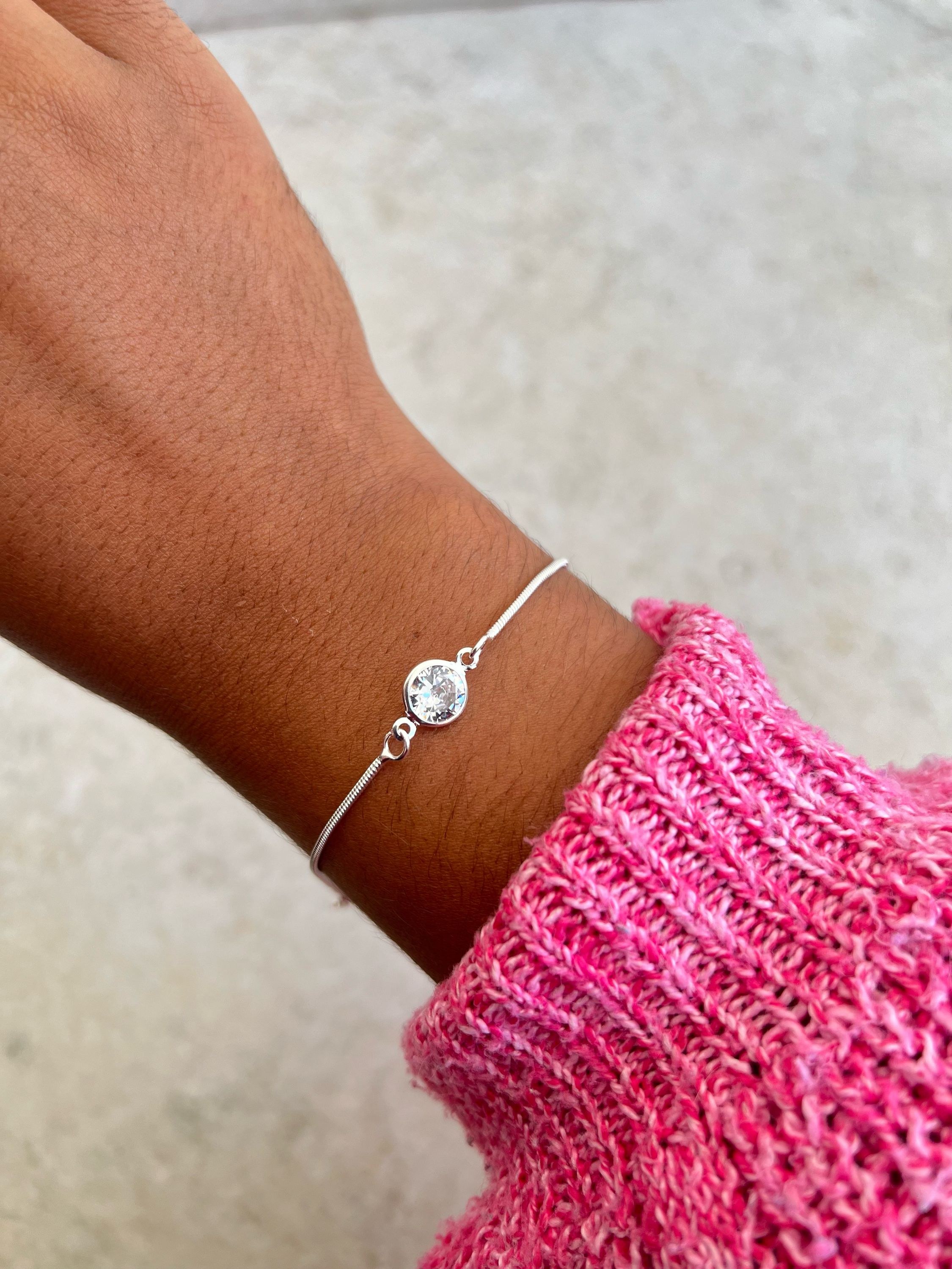 Pulseira delicada ponto de luz