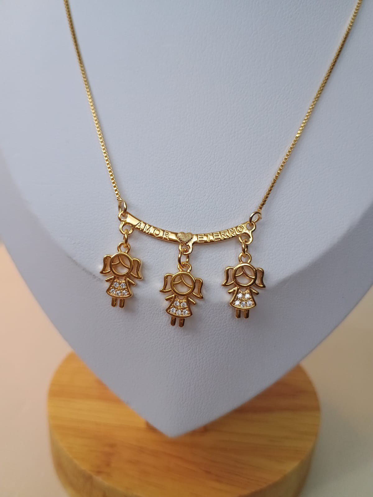 Colar amor eterno três meninas cravejada