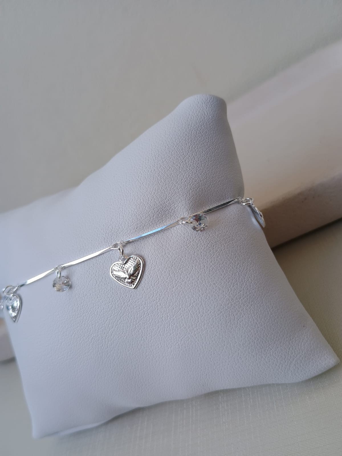 Pulseira de coração com o divino espírito santo