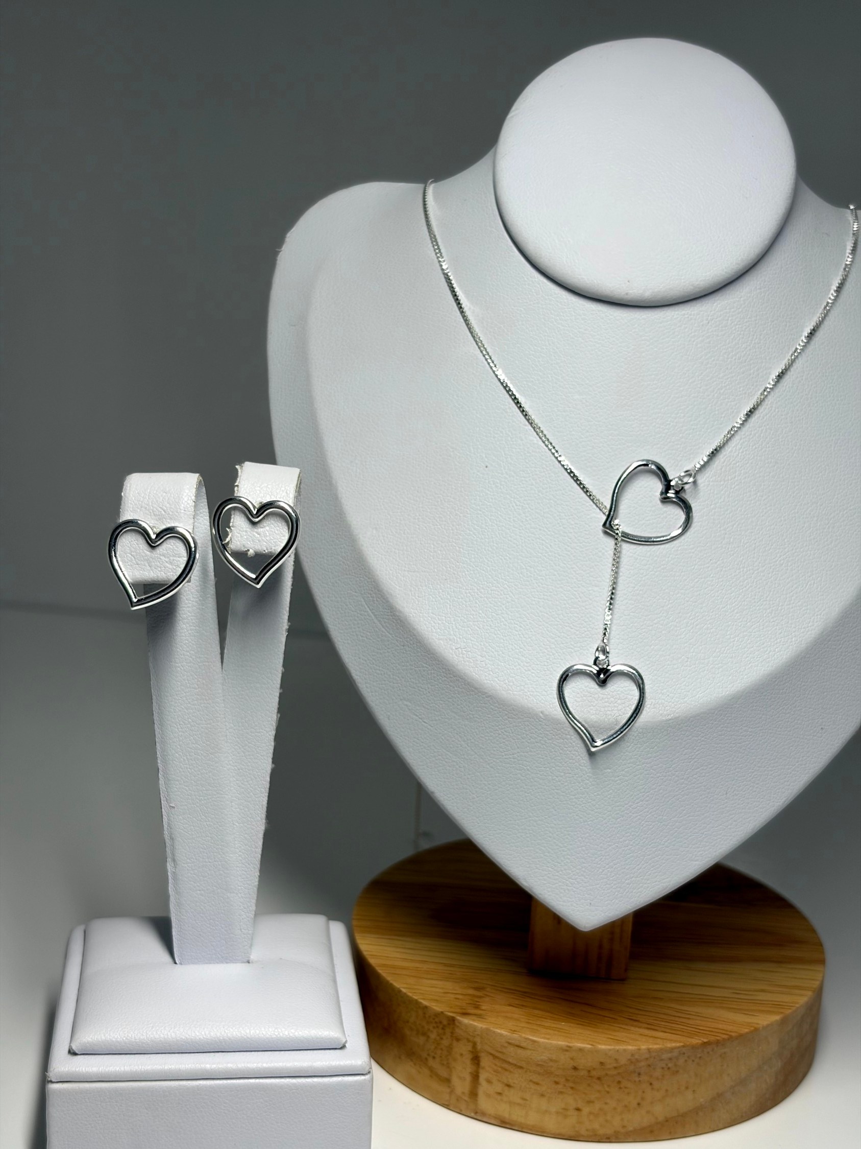 Conjunto colar gravatinha de coração