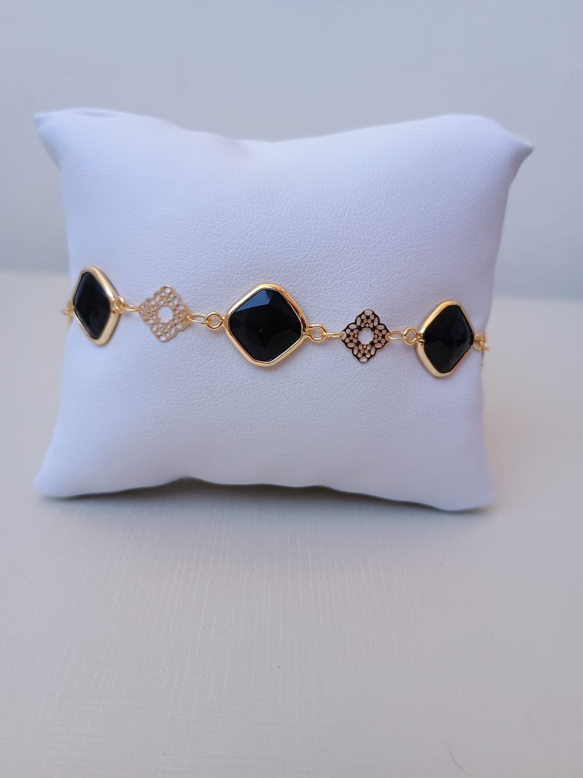 Pulseira em formato geométrico