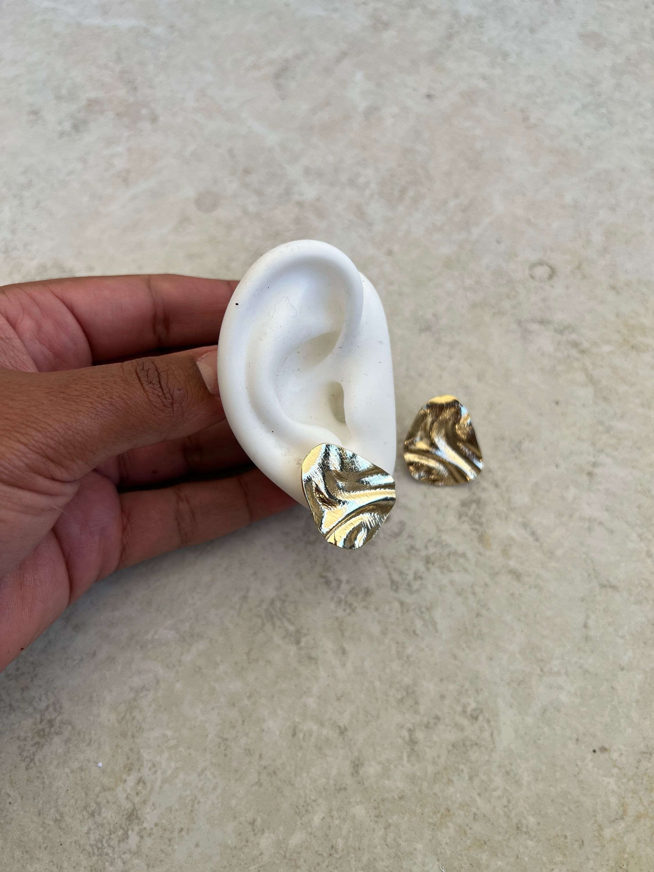 Brinco modelo orgânico