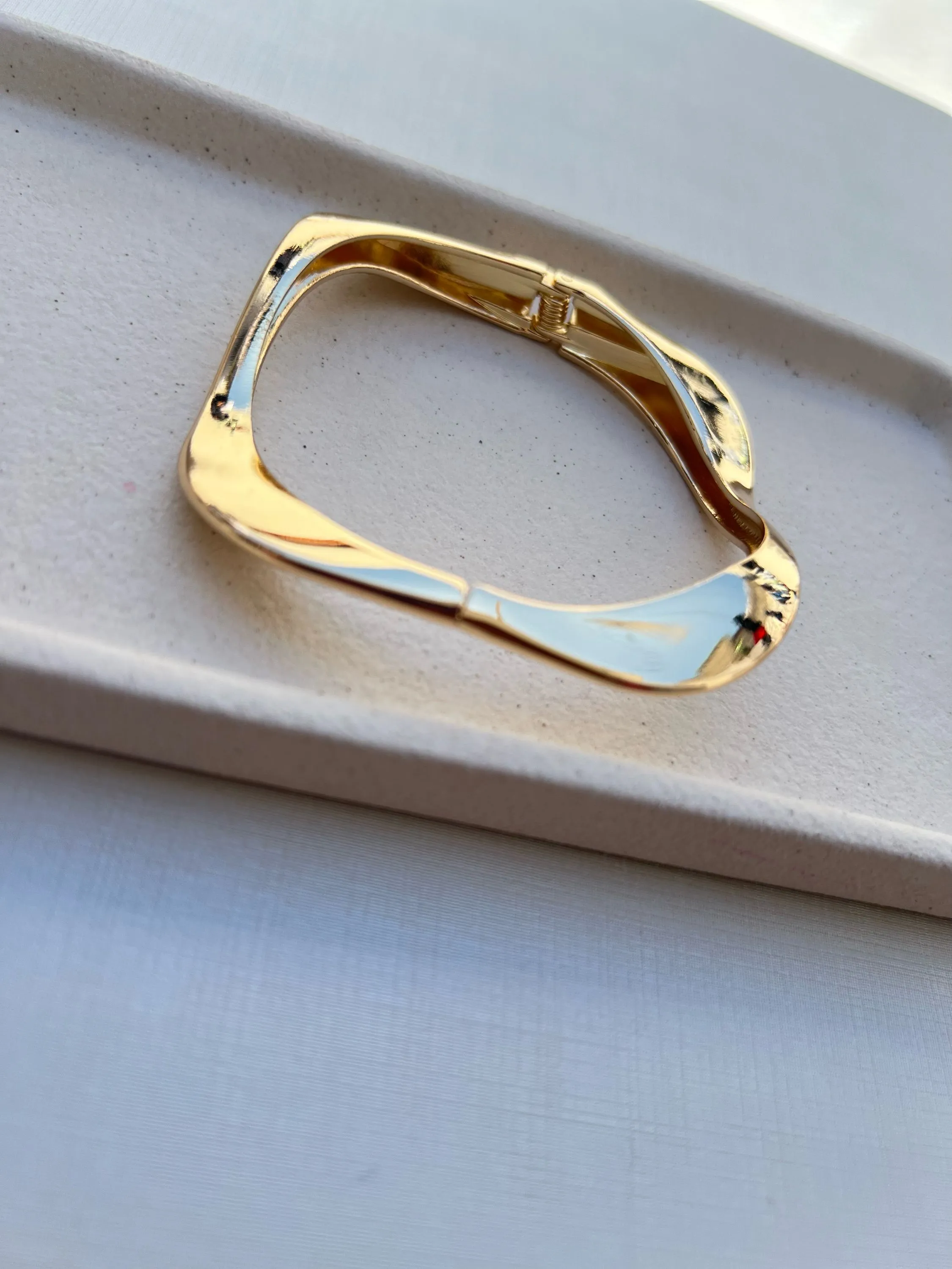 Bracelete ondulado