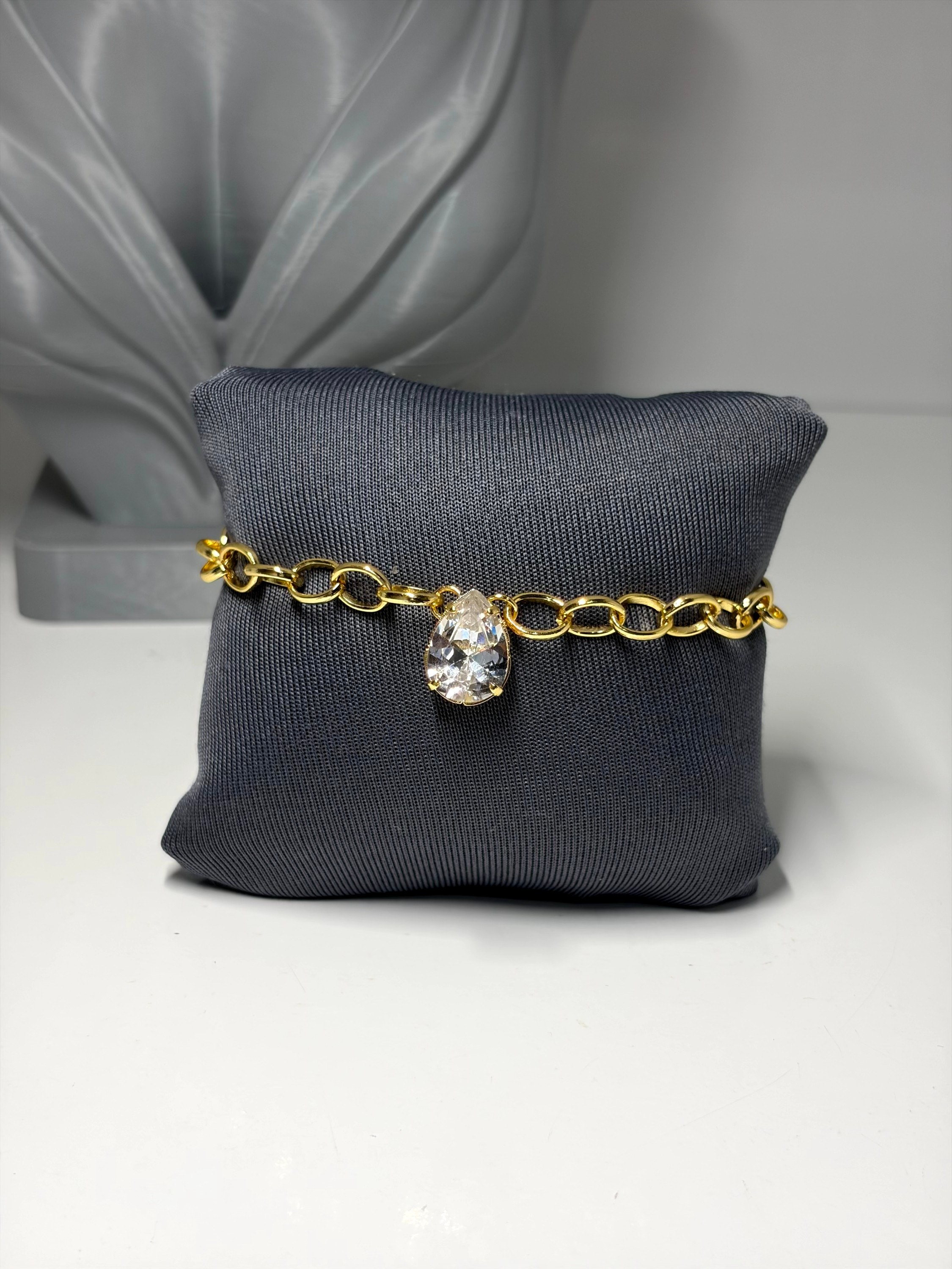 Pulseira com elos e gota