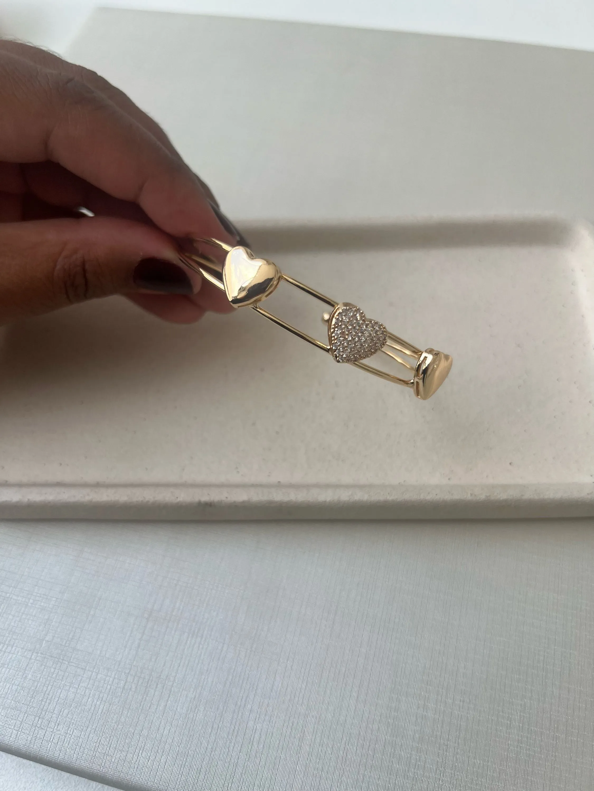 Bracelete modelo coração