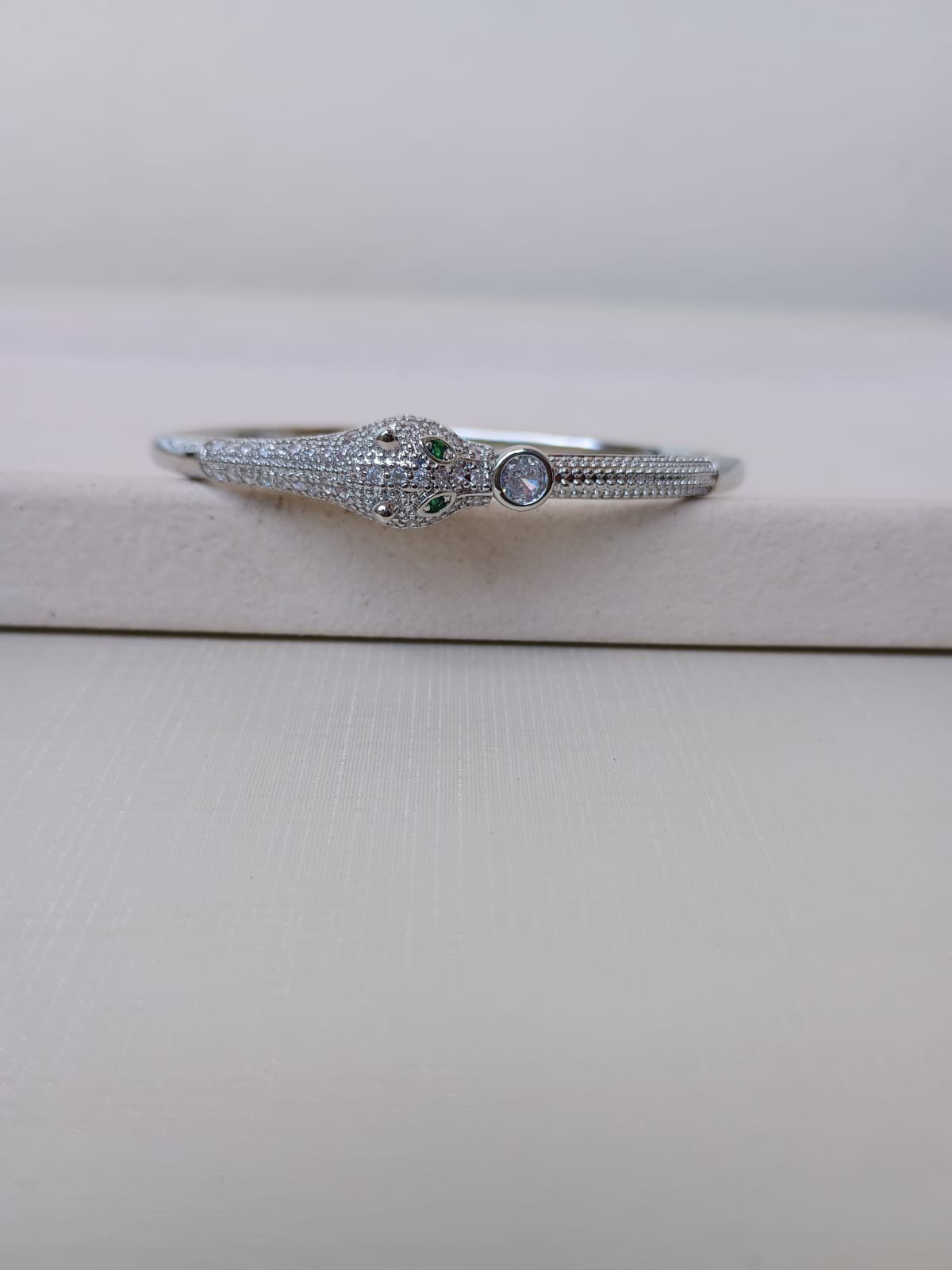 Bracelete com pantera